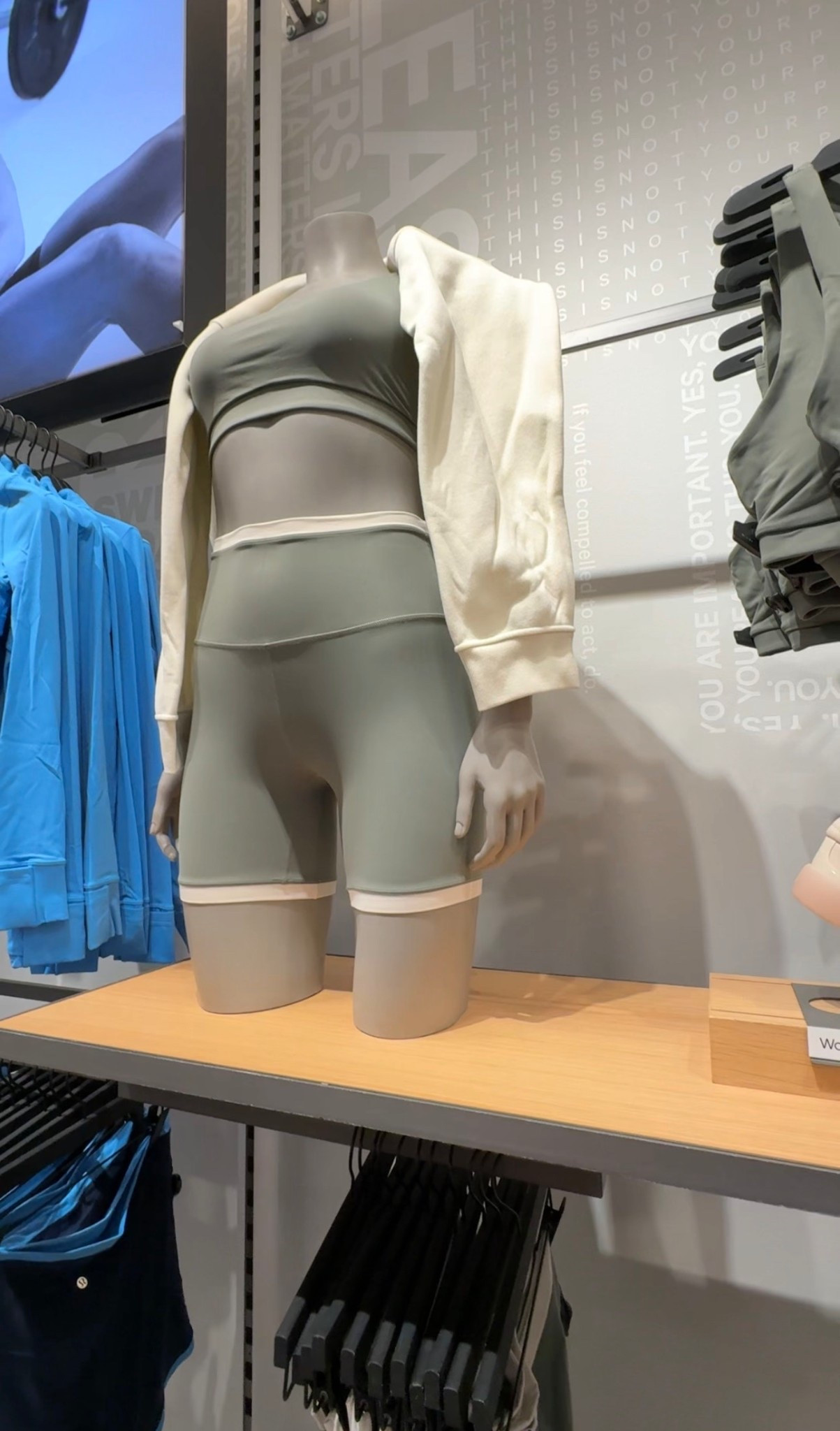 Lululemon layered set


#LTKootd #LTKSeasonal #LTKActive