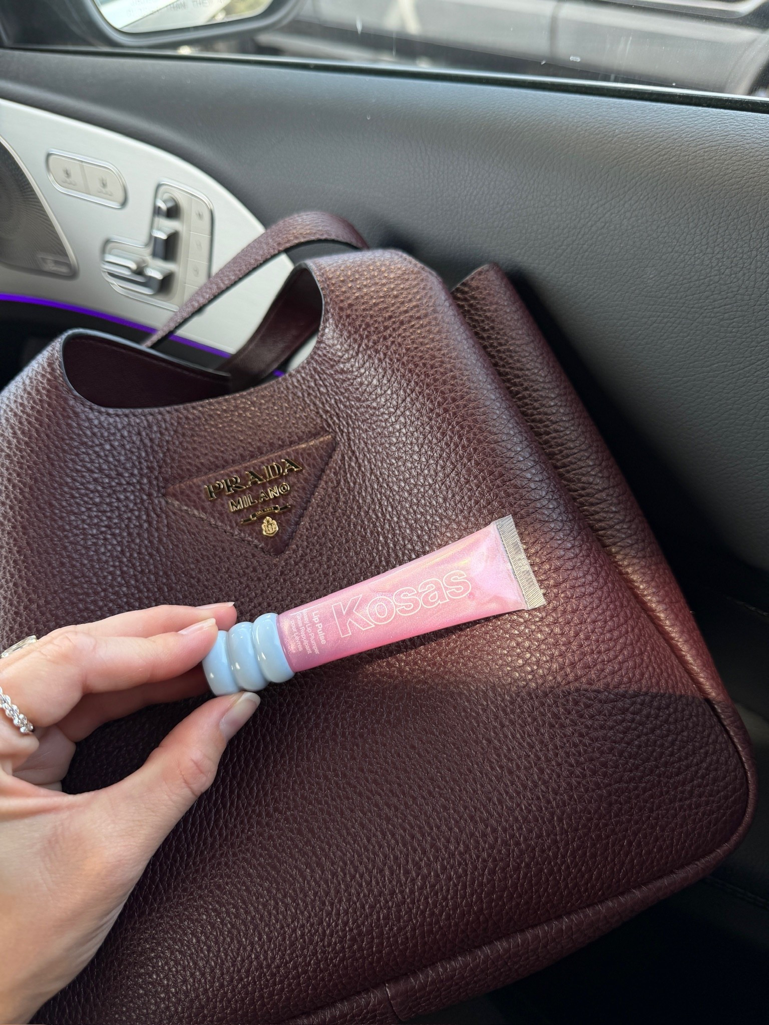 Shade Aura Flare! #kathleenpost

Spring accessories, lip gloss fave, burgundy bag

#LTKBeauty