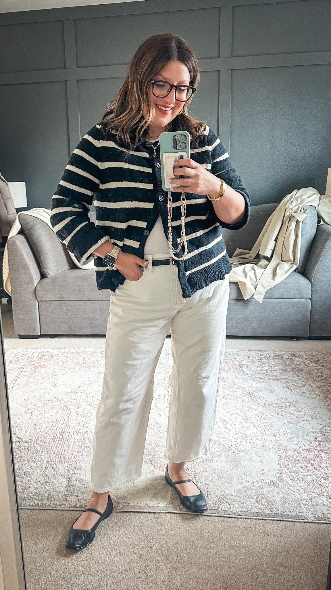 Tonight’s outfit:
Abercrombie Cardi, XL
Target tank, L
Amazon belt, OS
Madewell jeans, 31
Madewell flats 

#LTKMidsize #LTKSaleAlert #LTKOver40