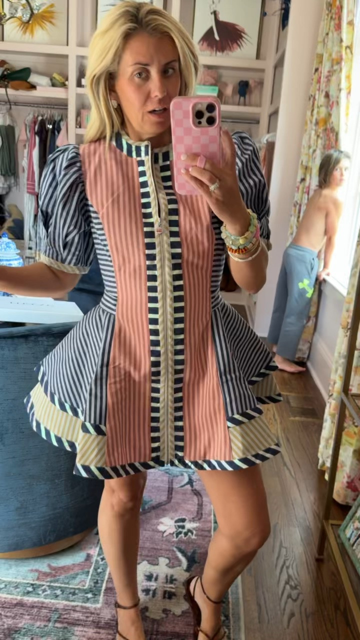 Oh how I want to love this but I darn it’s too short!! I’m in xs.

#LTKmomlife #LTKOver40 #LTKSeasonal