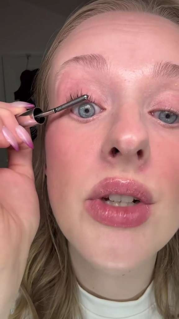 Judydoll Iron Wand Mascara = lifted, separated lashes
That slim iron wand grabs every lash and gives length and definition without clumps.

Why it’s a fave:
• Precision iron wand
• Lifts + separates lashes
• Smudge-resistant wear
• Lightweight, buildable formula
• Perfect for natural or clean glam

#LTKbeauty #LTKmakeup #mascarafavorites #naturallashes #cleanglam 

 
