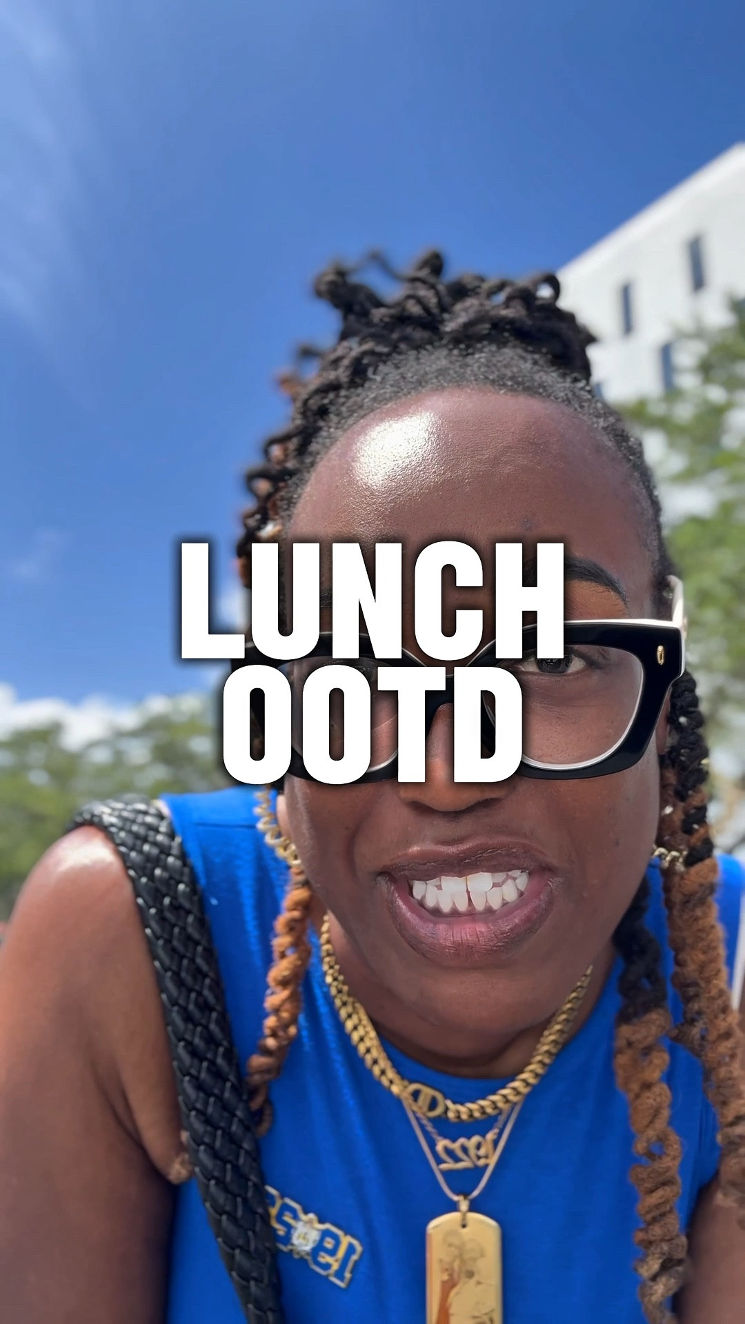 Lunch break, but make it effortlessly cute 💙 This Amazon dress understood the assignment — comfy, flattering, and yes… it has pockets. Perfect for a quick lunch date and still serving a full OOTD moment.

#AmazonFashion #LunchOOTD #BlueDressStyle #EverydayChic #OOTDInspo