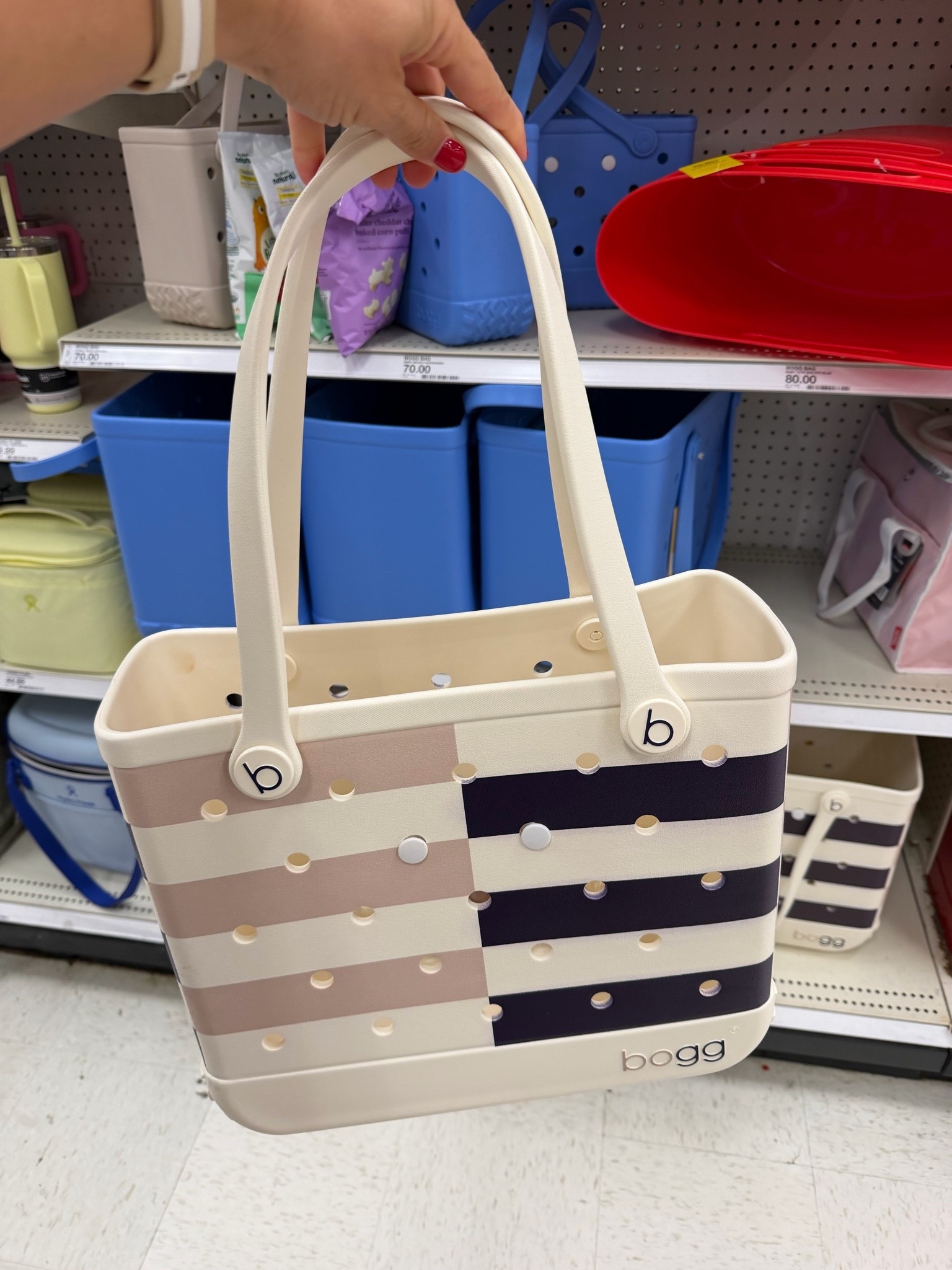 How adorable is this color bogg  bag? Perfect for fall soccer days too!