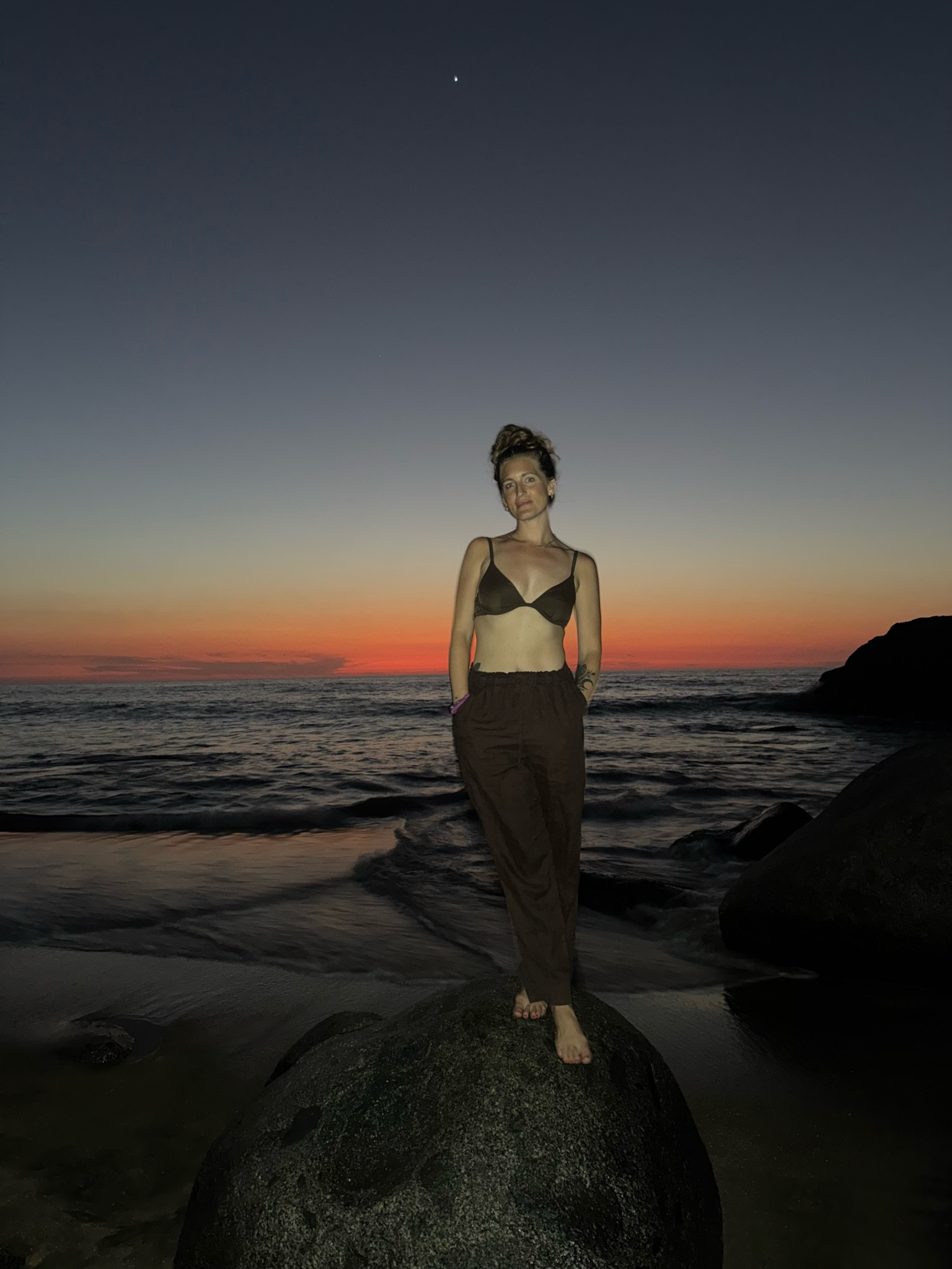 Casual beach sunset outfit