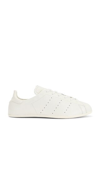 adidas Originals Stan Smith Lo Pro in White. - size 7.5 | Revolve Clothing (Global)