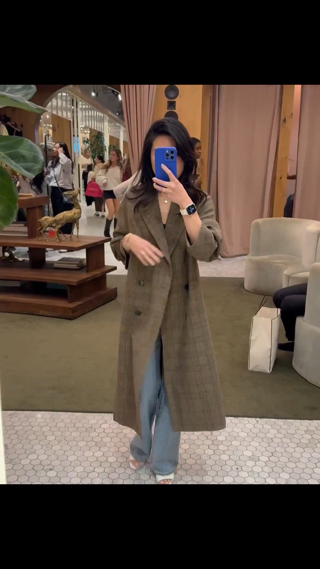 Trending plaid oversized slouch coat in XS. TTS. Perfect for this transitional weather and so easy to throw on 


Coat, jacket, Aritzia, workwear, work outfit, casual outfit, jeans outfit, wide leg jeans, low rise jeans


#LTKgiftguide #LTKjeans #LTKstyletip