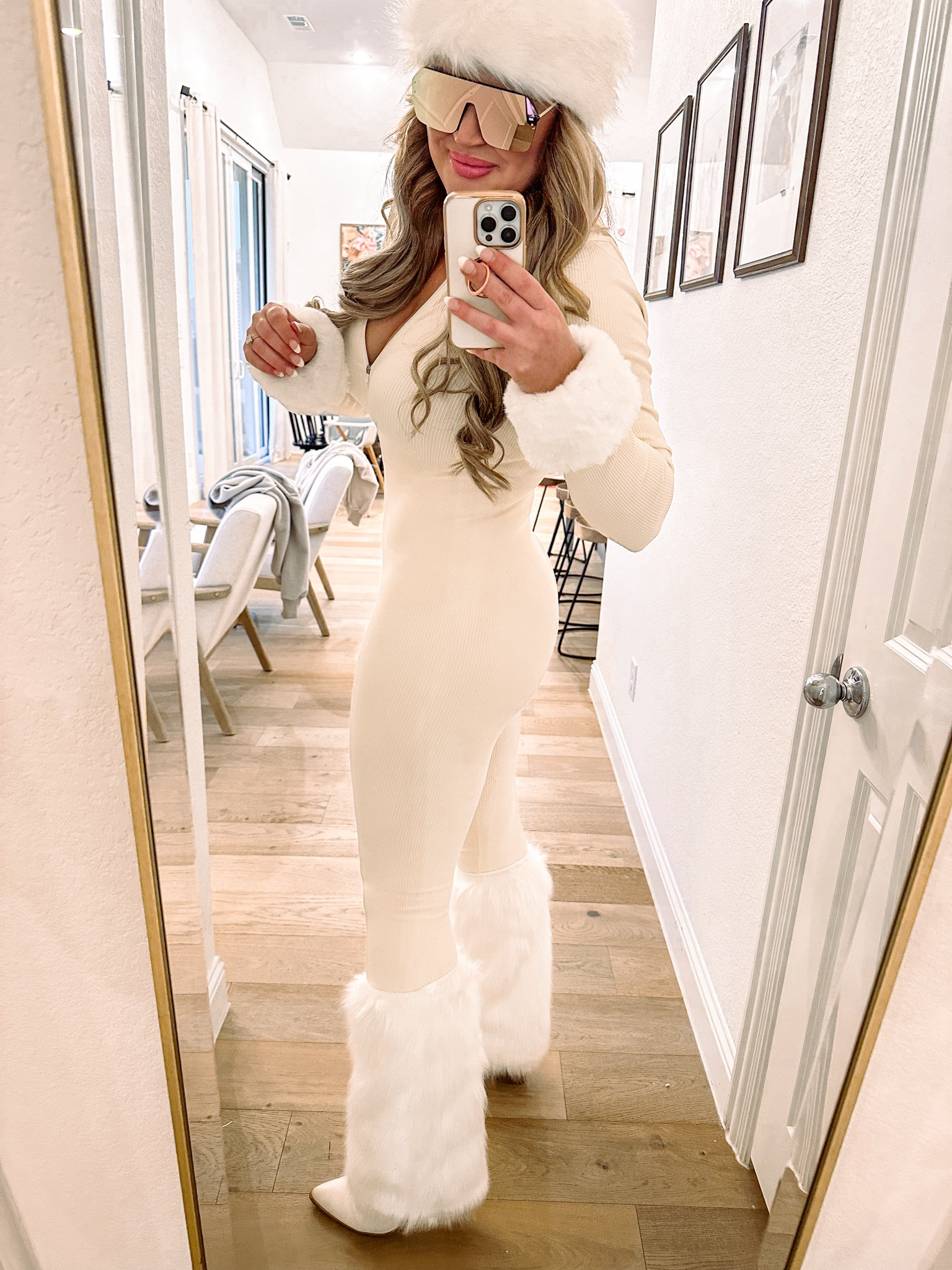 Snowy weather outfit for your next ski trip. So fun 

#LTKmidsize #LTKU #LTKtravel