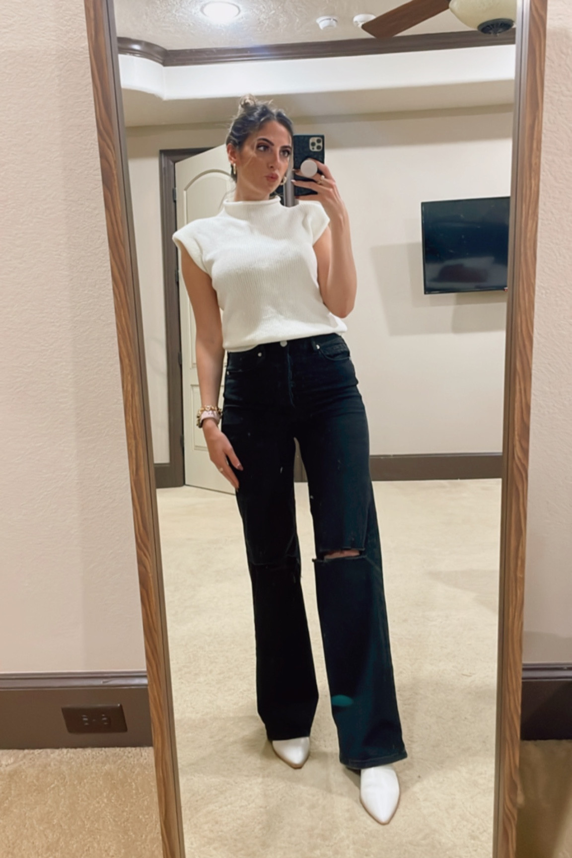 Amazon top with padded shoulders for less than $30 👏🏼

Top: size small  
Pants: size 27

#LTKunder50 #LTKsalealert