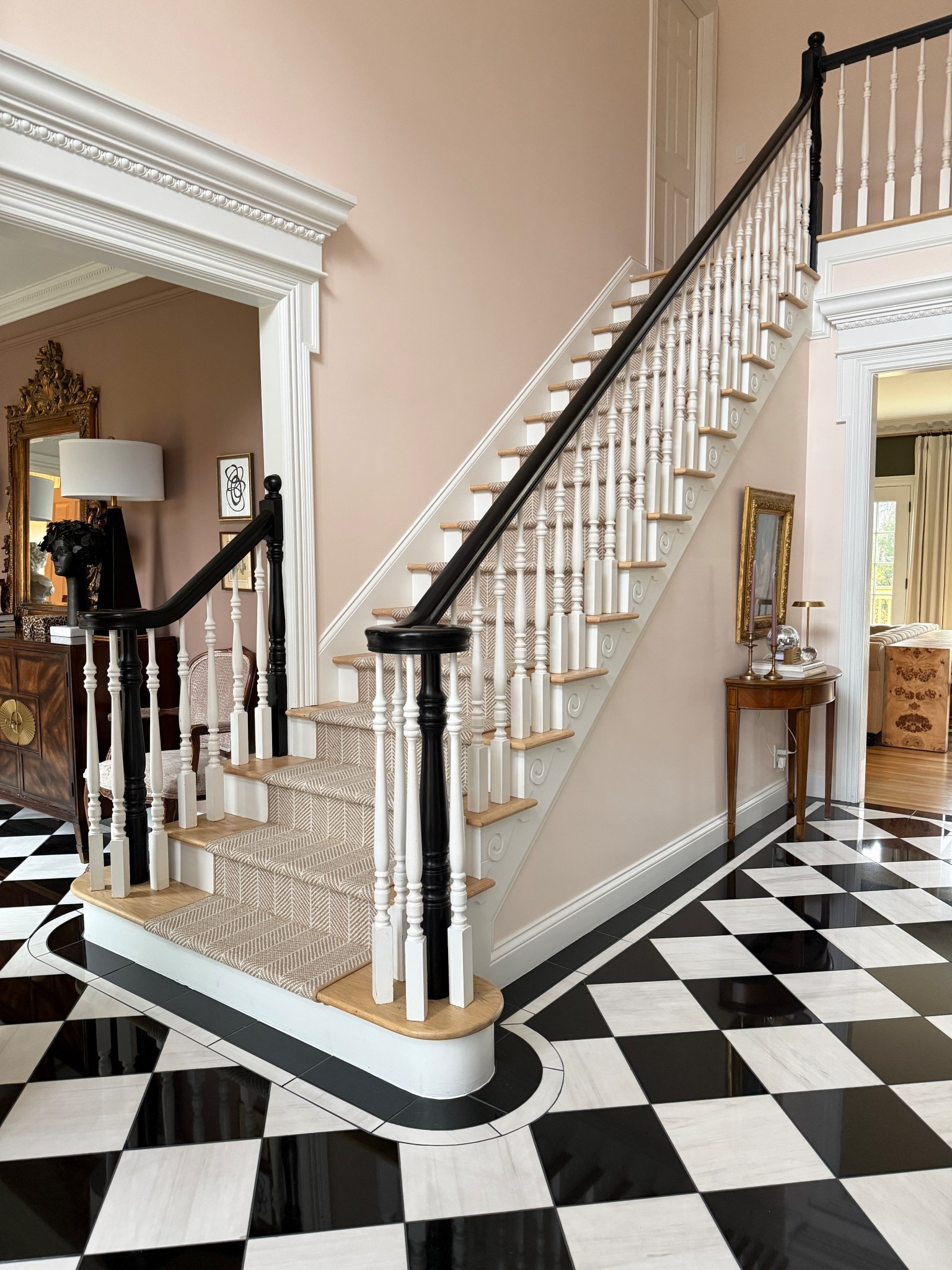 DIY Stair Runner 🖤



#LTKHome