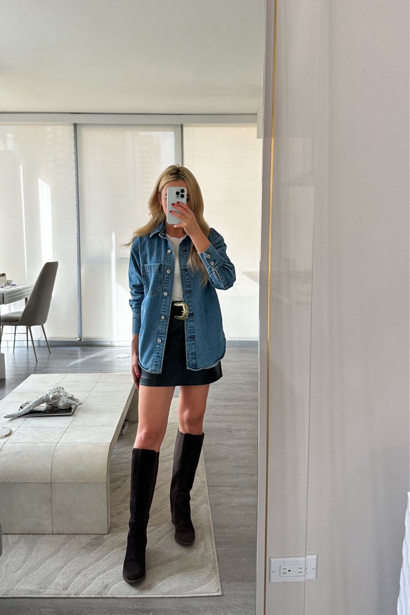 daily outfit 


Chicago outfit, skirt with boots, denim shirt, fall fashion, style tips, western belt, brown boots, country concert ideas, autumn outfit, Nashville, going out outfit 

#LTKU #LTKShoeCrush #LTKSeasonal