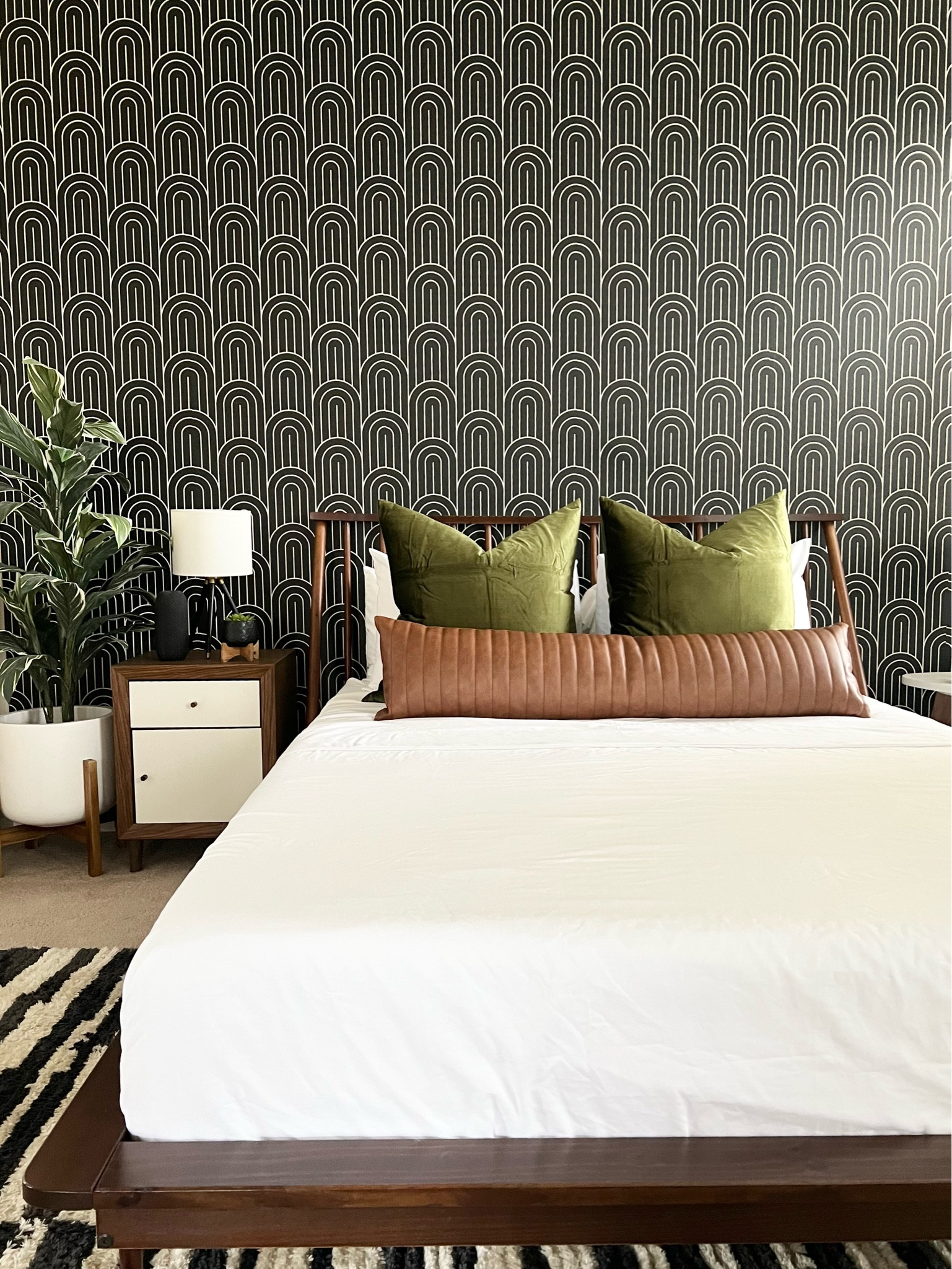 This spindle bed is a true show stopper!
So happy I decided to go with the walnut finish. It’s absolutely perfection.


#LTKhome #LTKGiftGuide #LTKFind