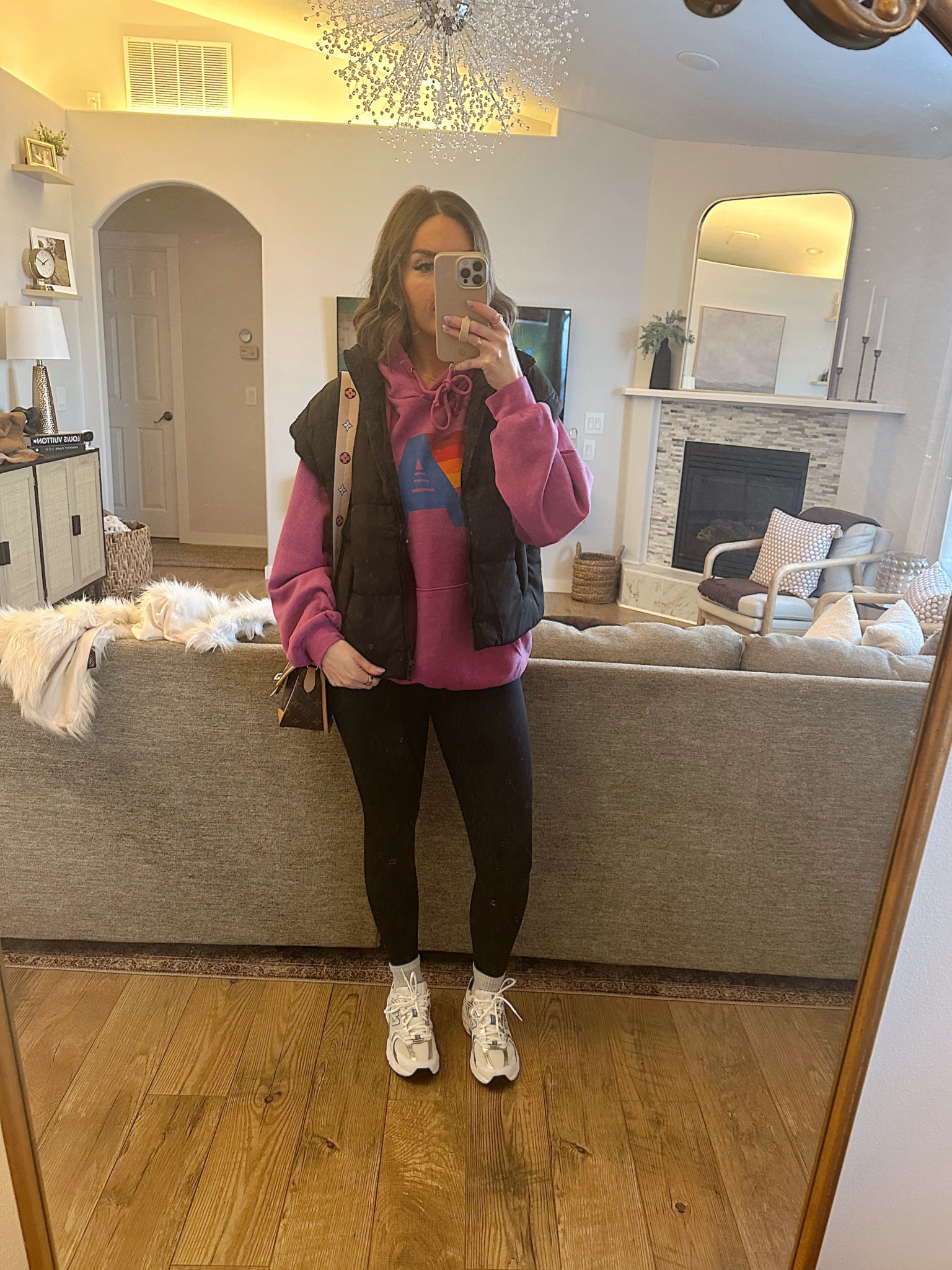 My favorite shopping day fit ✨👜💙👟


#LTKTravel #LTKActive #LTKShoeCrush