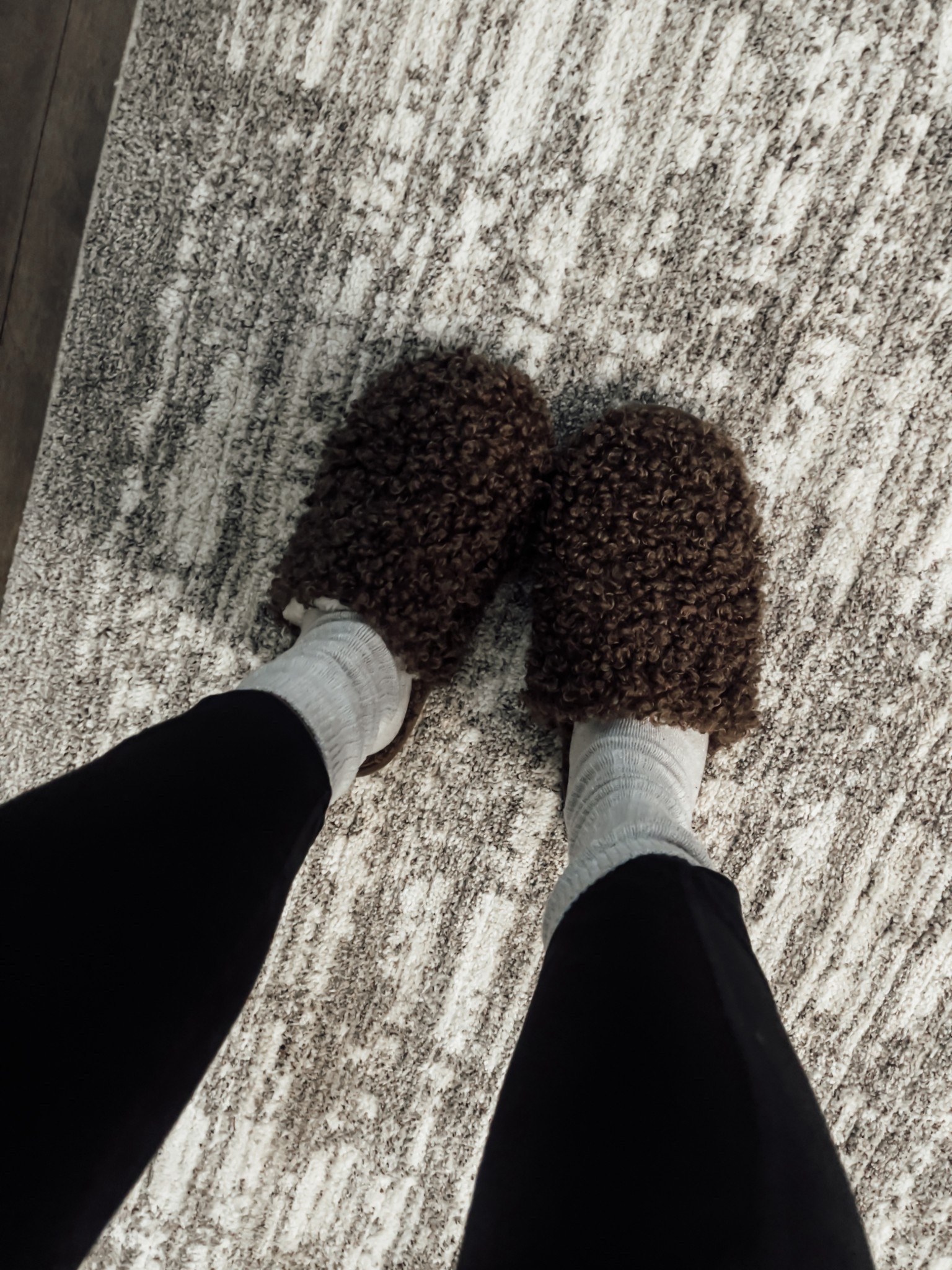 The most coziest slippers 🐻🐻

#amazon #amazonfinds
#amazonmusthaves #amazonfashion #amazonfallfashion #amazonfashionfinds #fallfashion2025 #falloutfits #falloutfitinspo 

#LTKSeasonal #LTKShoeCrush #LTKautumn