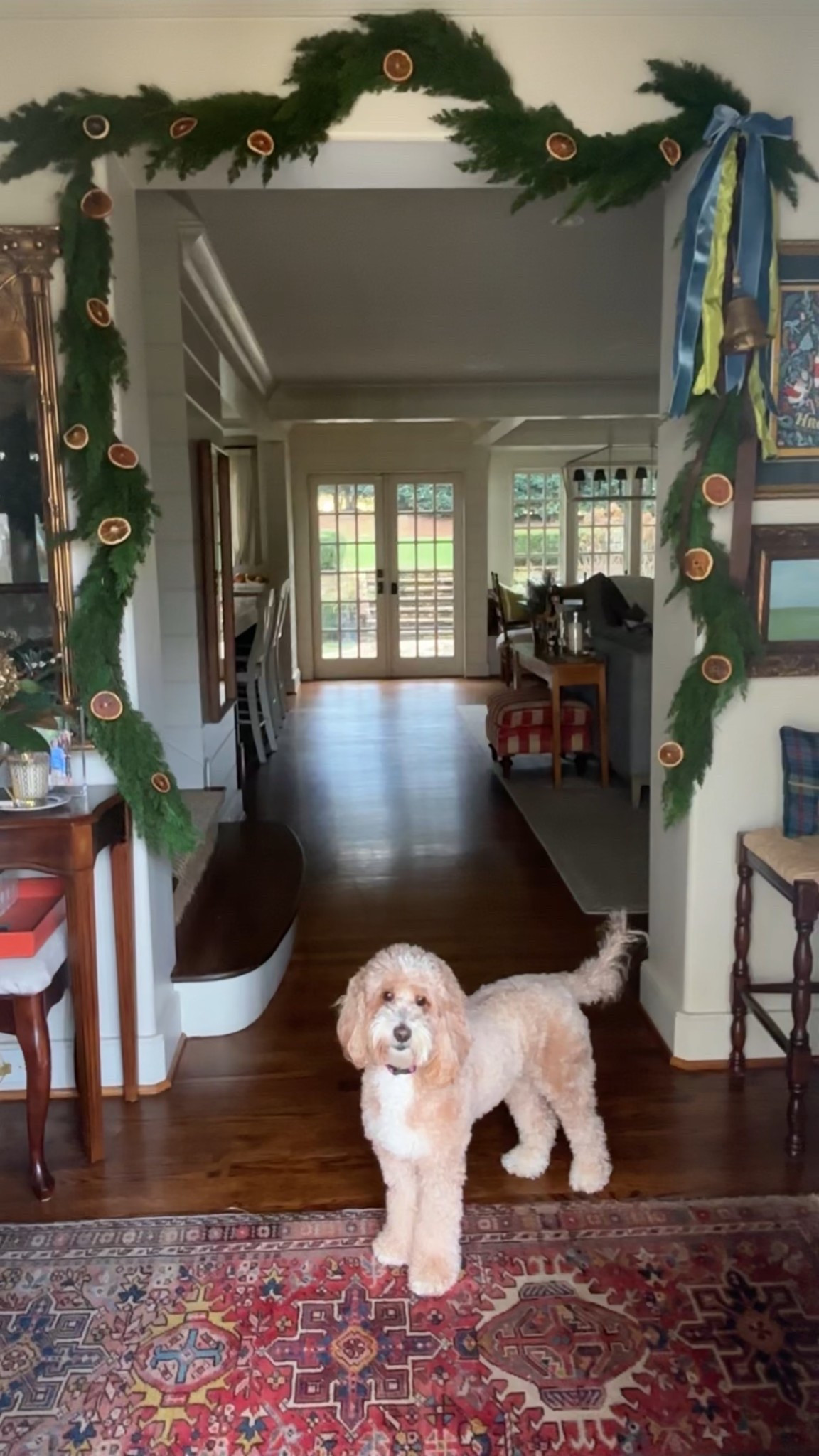 Pretty garland for the foyer 