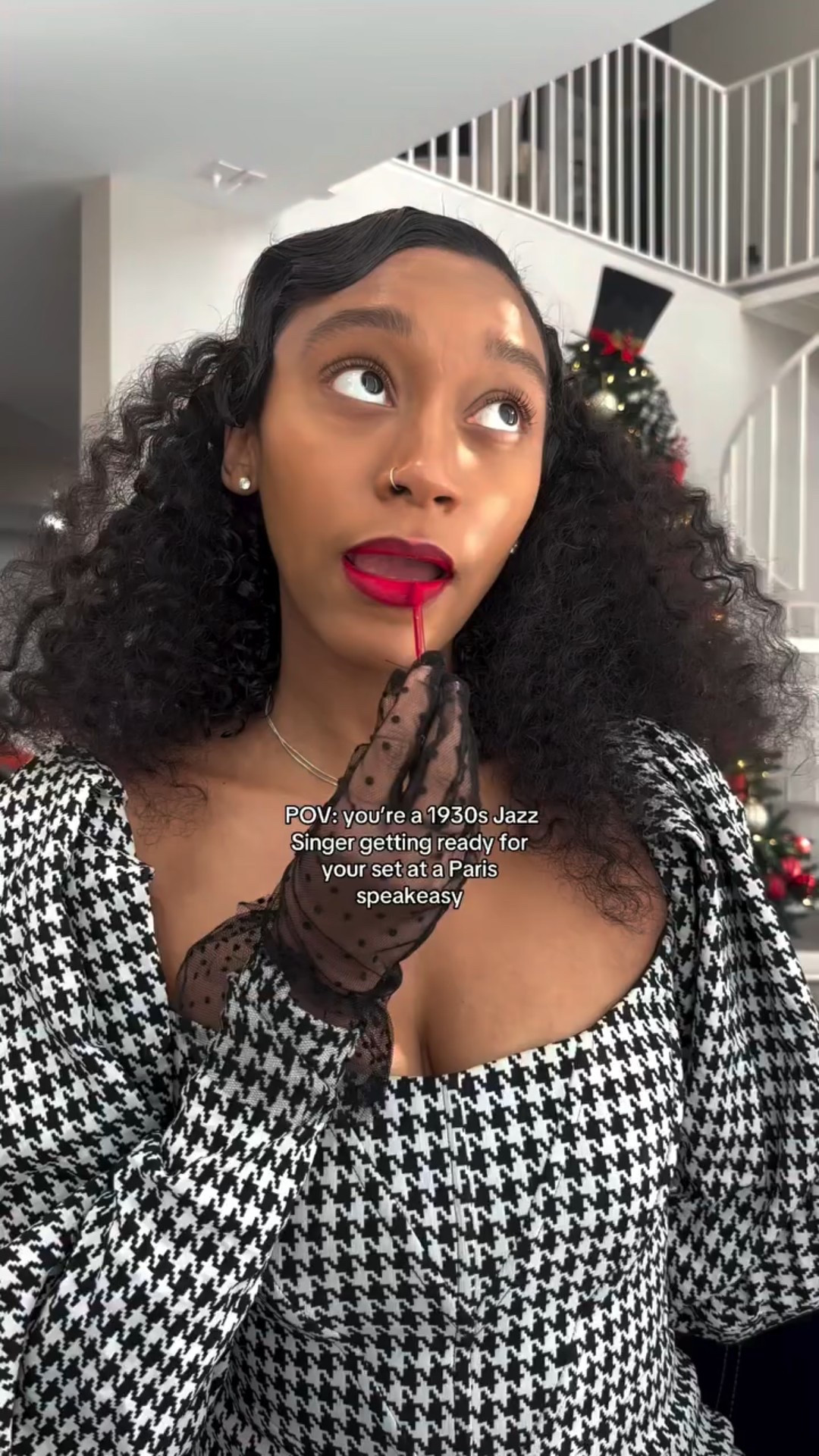 Are you even an artist if you don’t have a stint in Paris like Baker or Baldwin? ✨🇫🇷
Finger Waves and Curls by @aliciaigess
Lip: Hot Mama @thelipbar


#LTKBeauty #LTKootd #LTKselfcare