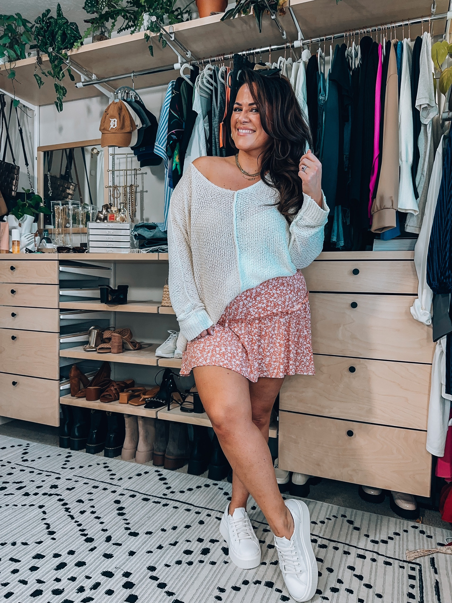 Curvy girl spring outfit - size 14 - style tip - midsize spring fashion

Skirt - size XL
Top - size XL

Use code 20TARYN