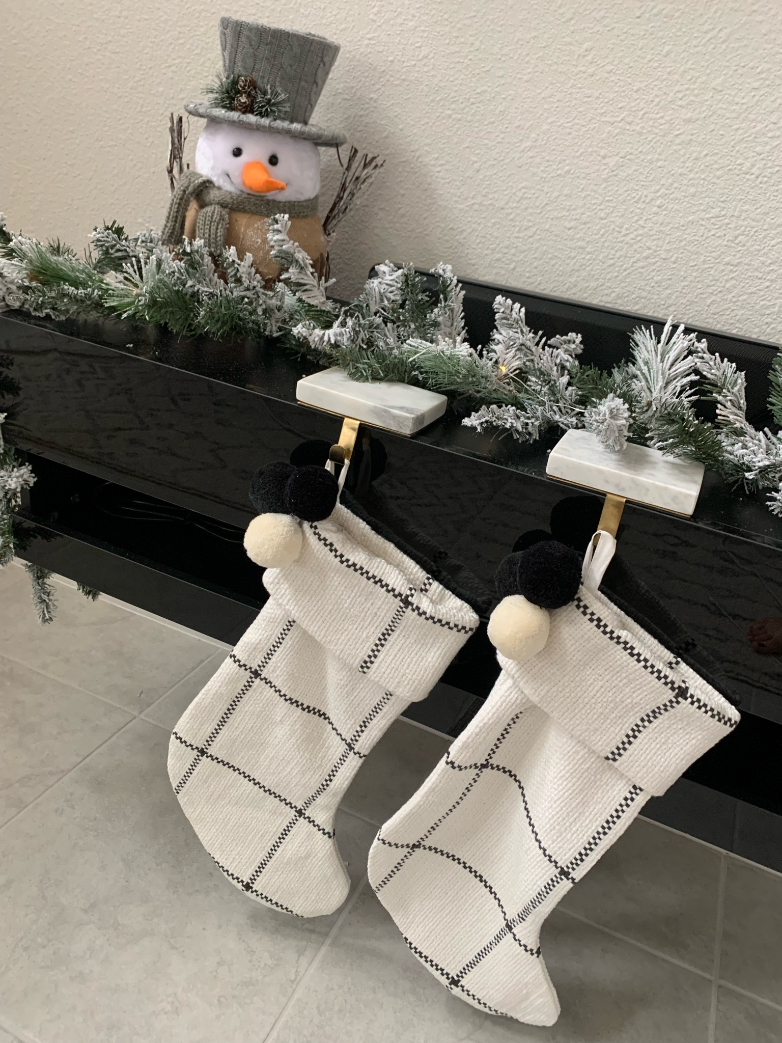 Holiday mantle Christmas decor

#LTKhome #LTKSeasonal #LTKHoliday