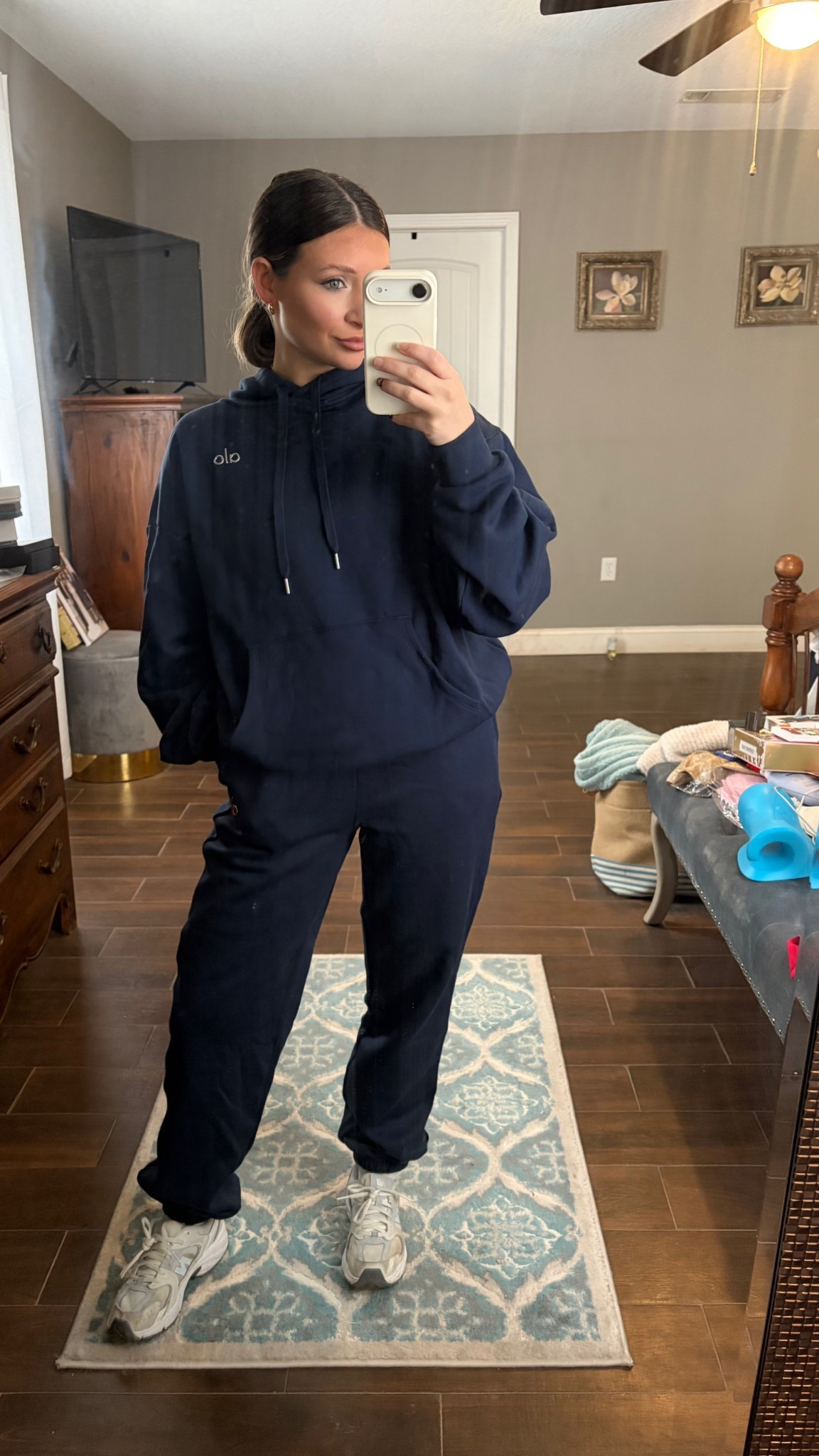 Recent alo purchases pt. 2!! Obsessed with the navy set! #alo

#LTKootd #LTKgrwm #LTKPetite