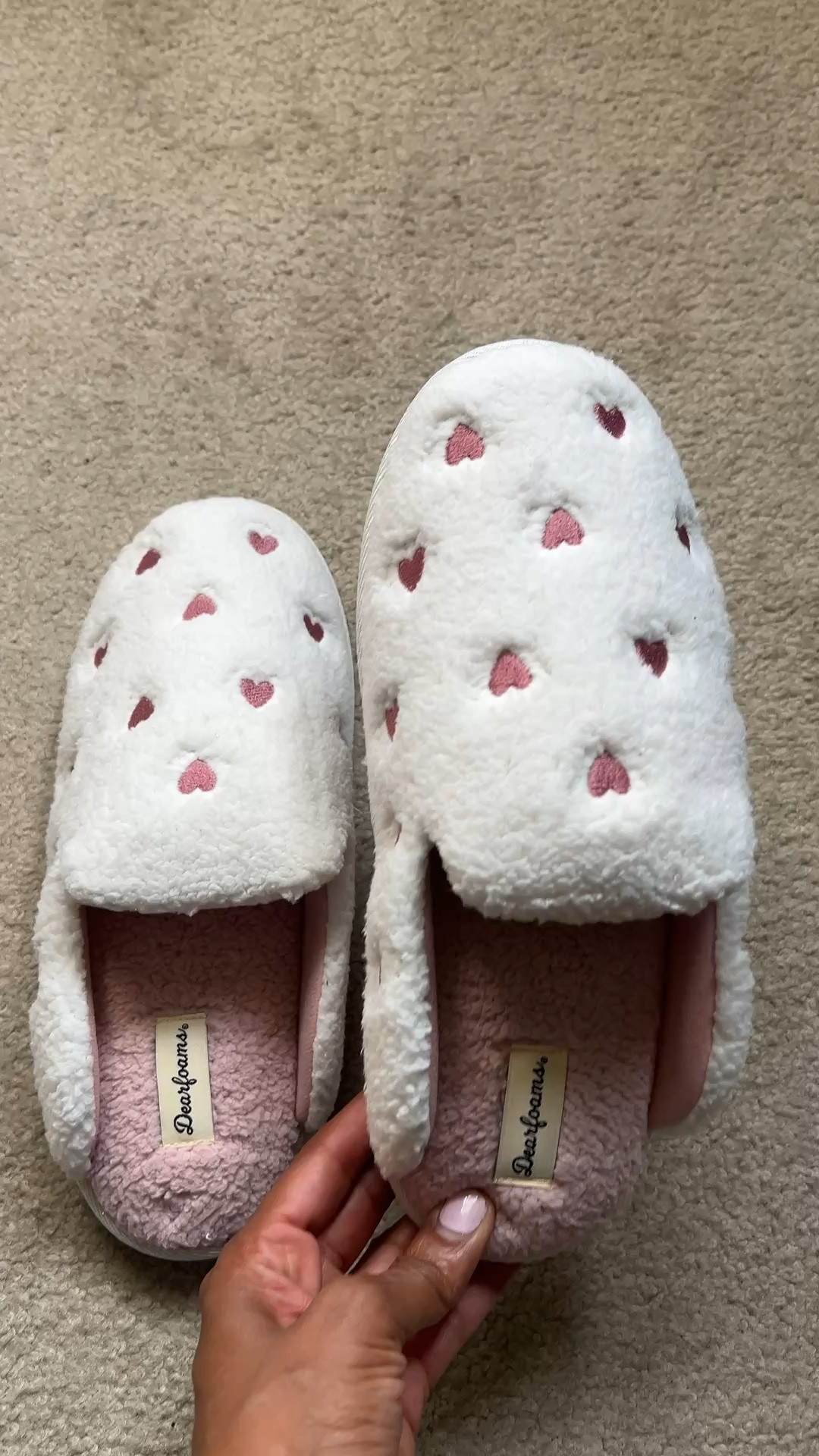 Right now this is the only way I’m thinking about fall while holding on to summer as long as I can. The @kohls $10 off $25 coupon is a great way to checkout these Dearfoam slippers. Other cute prints are available.

#LTKSaleAlert