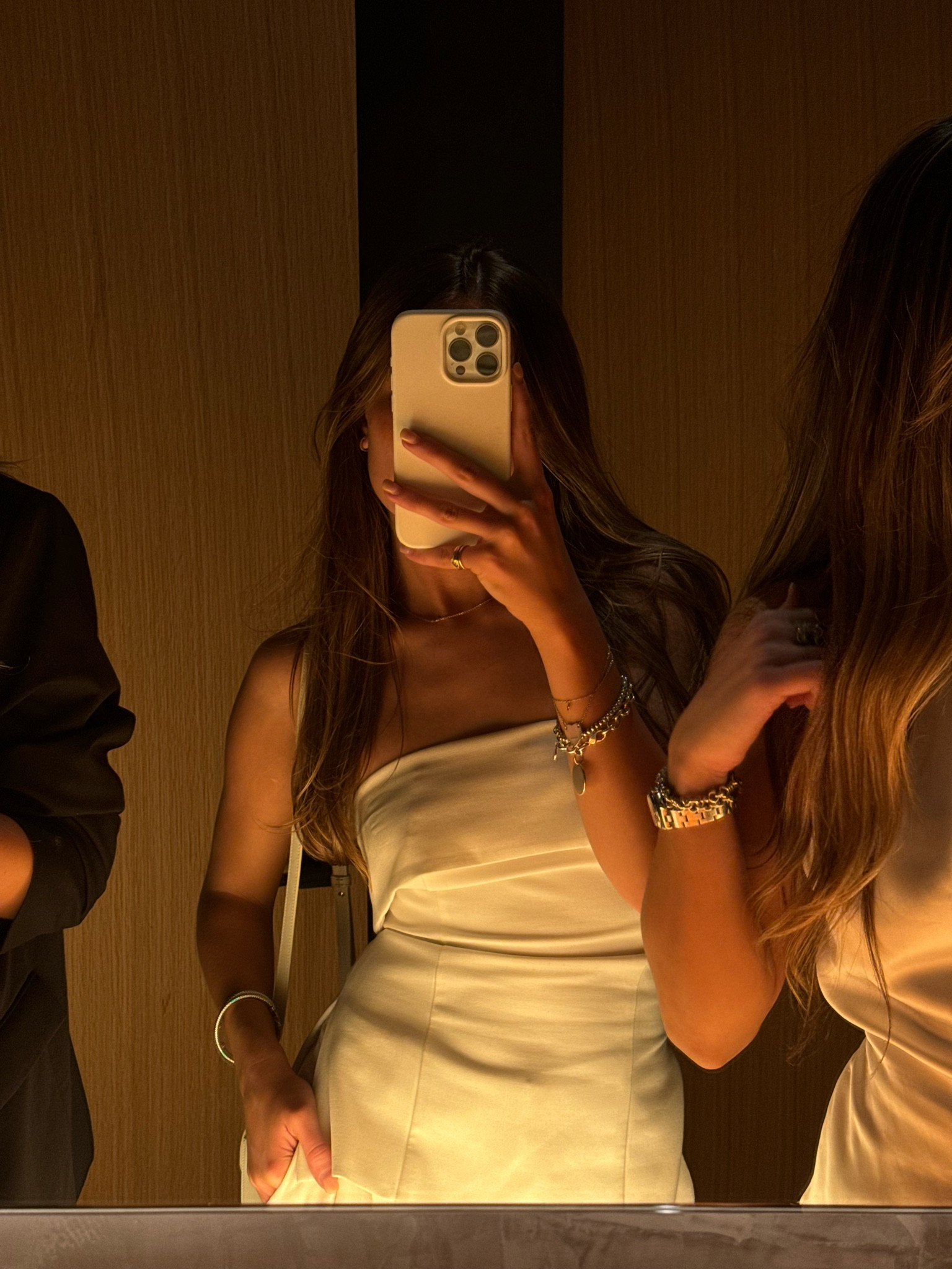 All white for love day 

#aritzia #valentines #strapless #top #trouser #investmentpieces

#LTKStyleTip #LTKU #LTKFindsUnder100