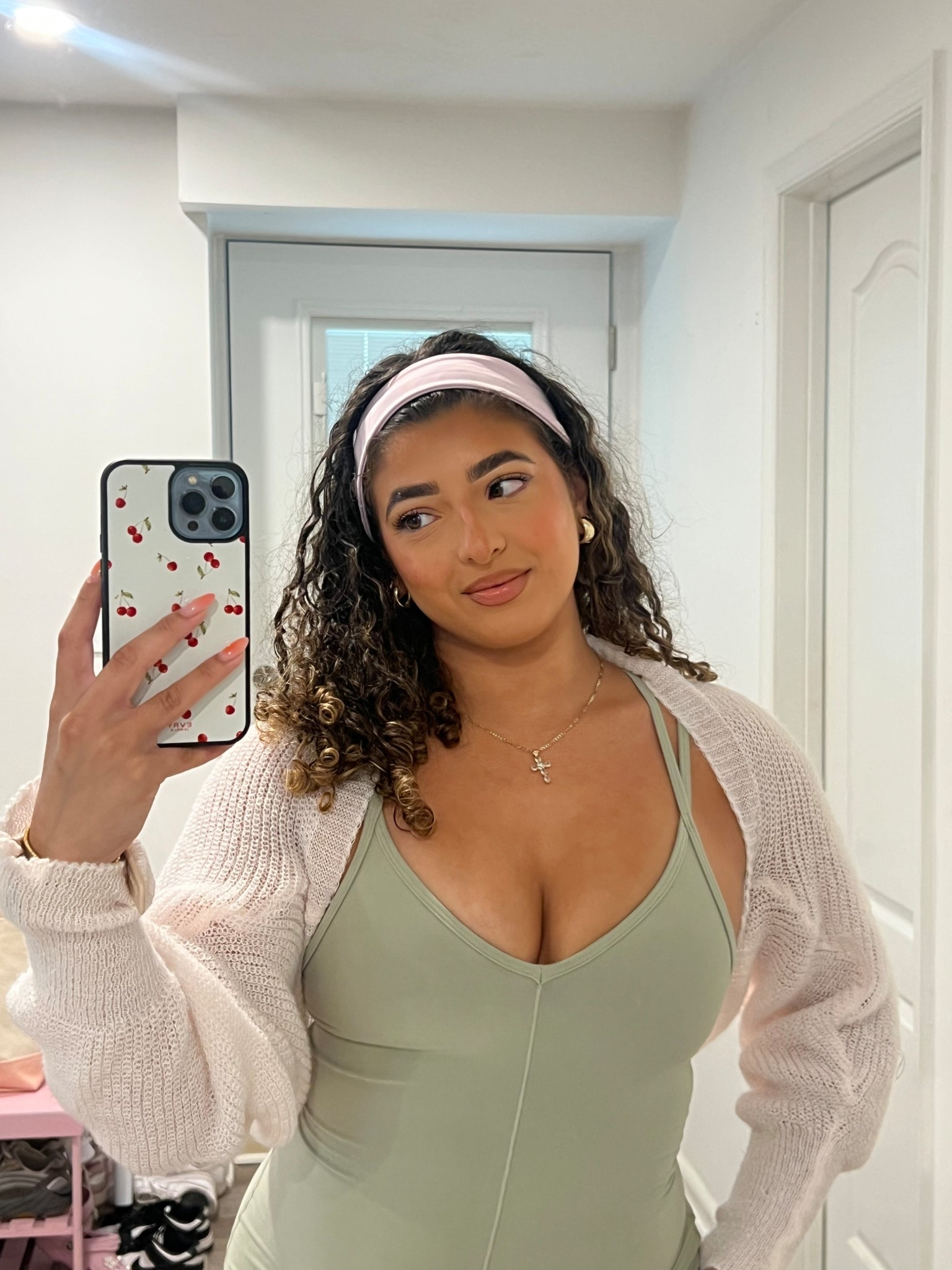 Strawberry matcha vibes 🍓🍵🤍

This Alo jumpsuit is the most snatching, best fitting, and comfortable jumpsuit I have ever put on my body!! The price is a little up there but when I tell you my confidence boost in this jumpsuit is soo good🤩 

I have it in 3 colors and would def get more😍 

I have size medium & small in the jumpsuit, it really comes down to have fitted you want it✨ 

(Sleeve cardigan, alo jumpsuits, activewear outfits) 

#LTKStyleTip #LTKFindsUnder100 #LTKActive