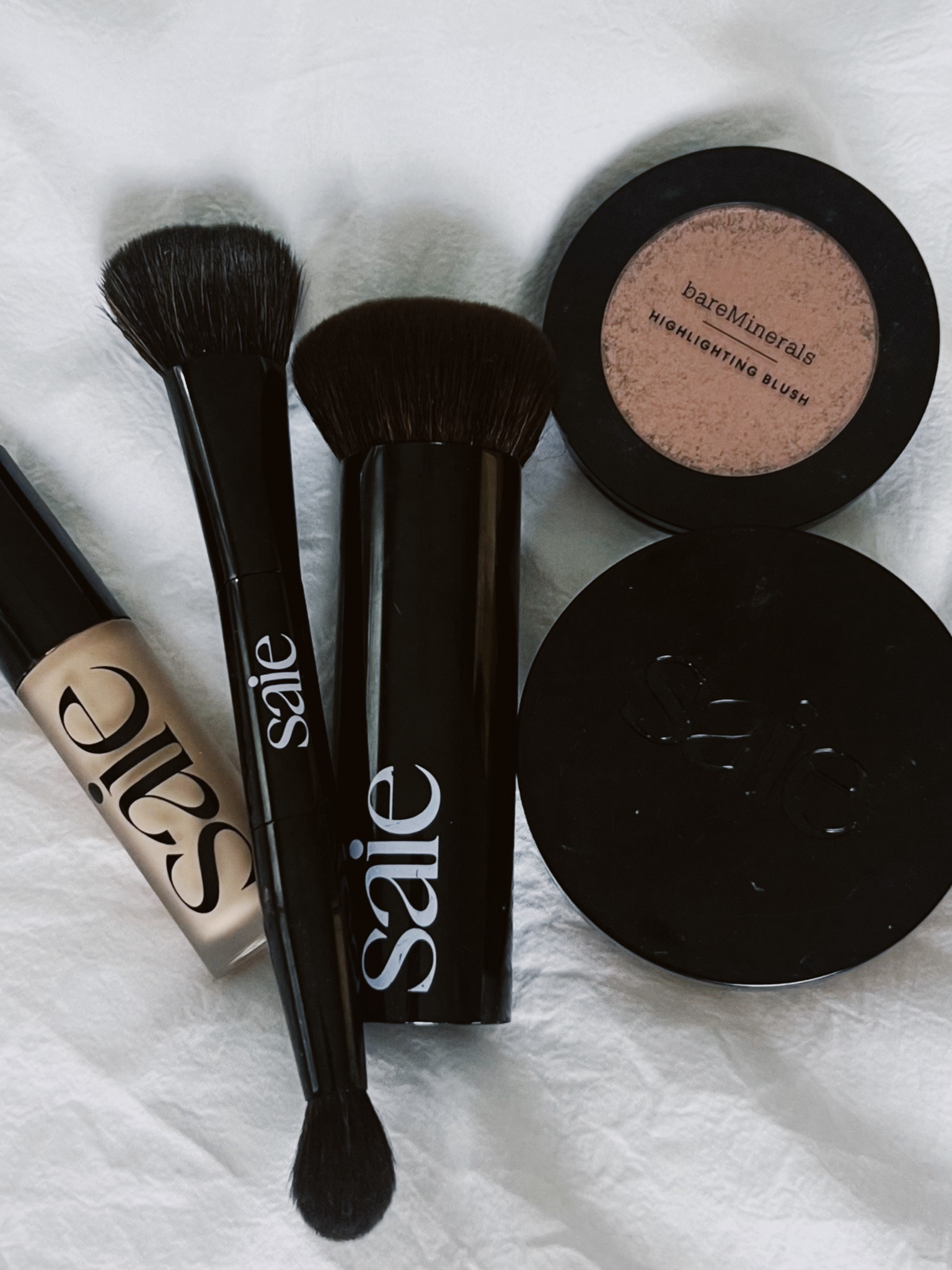 All of my makeup is tagged here!! It’s extremely simple and I love it haha
Concealer shade- 5
Bronzer- sun melt
Highlighter blush- Mauve Glow
Eyebrow pencil- deep brown
Mascara- blackest black

#LTKBeauty #LTKTravel #LTKStyleTip