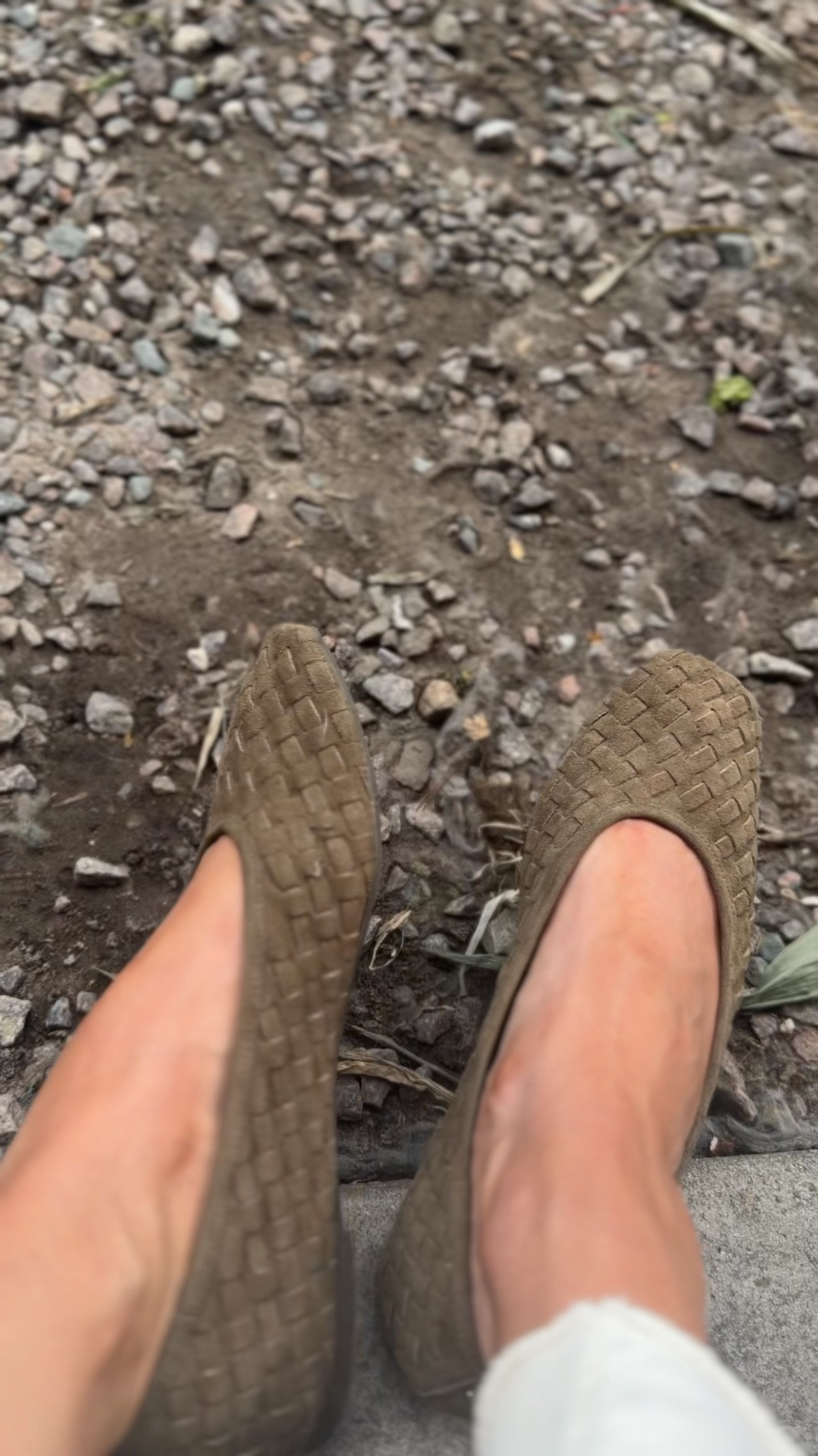 Love that these look like bottega. Size up a half size 


@dolcevita

#LTKootd #LTKOver40 #LTKdayinmylife