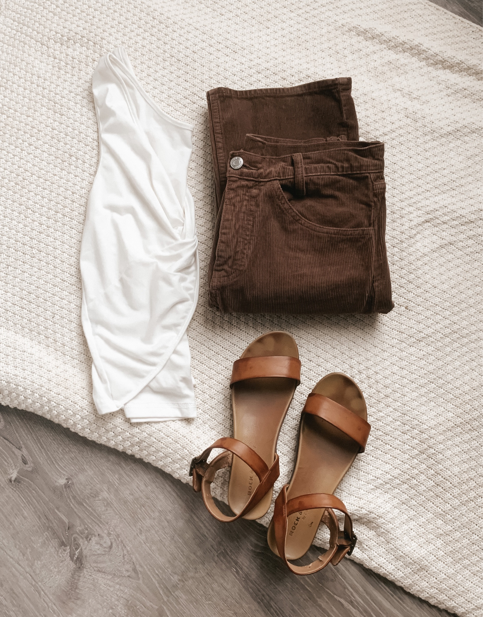 Simple Summer Outfit , just add sunnies 🕶️ 
Vacation 
Travel 
Neutral 
Beach 
Boardwalk 
Coastal 
Concert 

#LTKSeasonal #LTKtravel #LTKFind