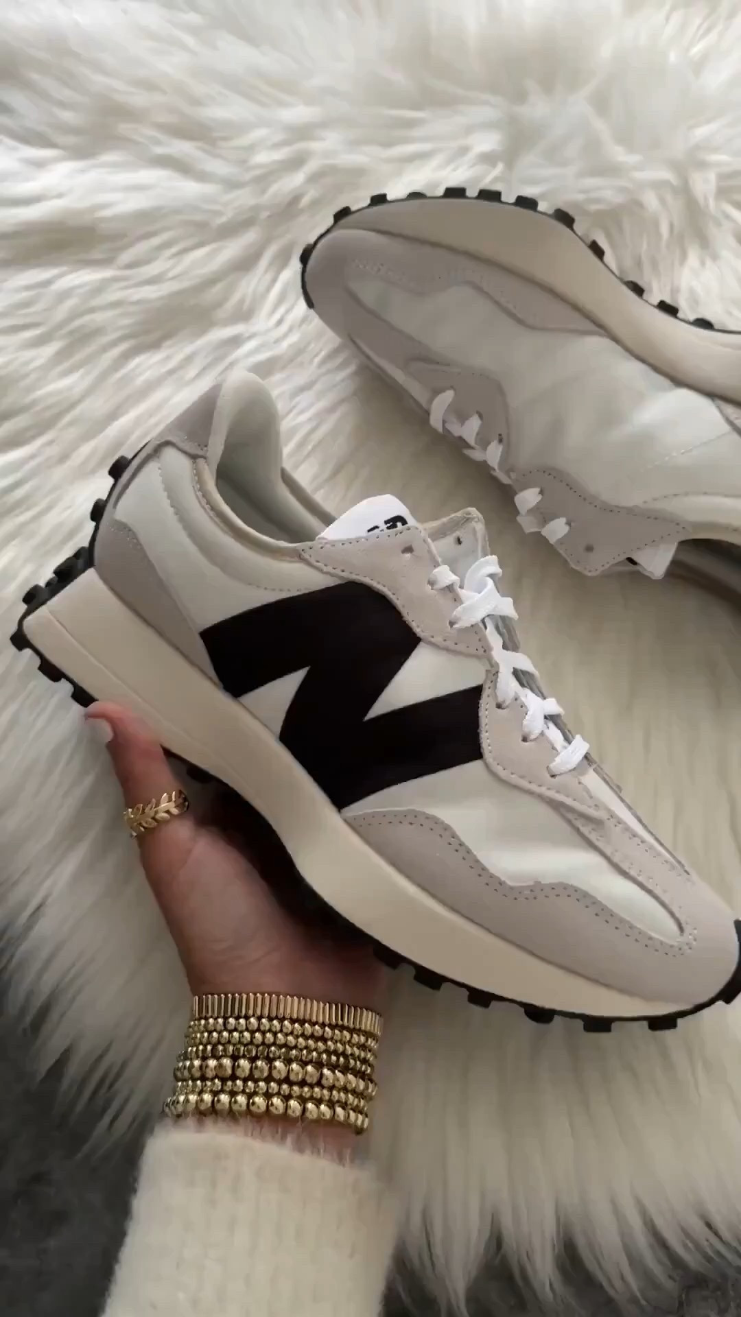 New balance 327 sneakers runs true to size. Rare 25% off sale 