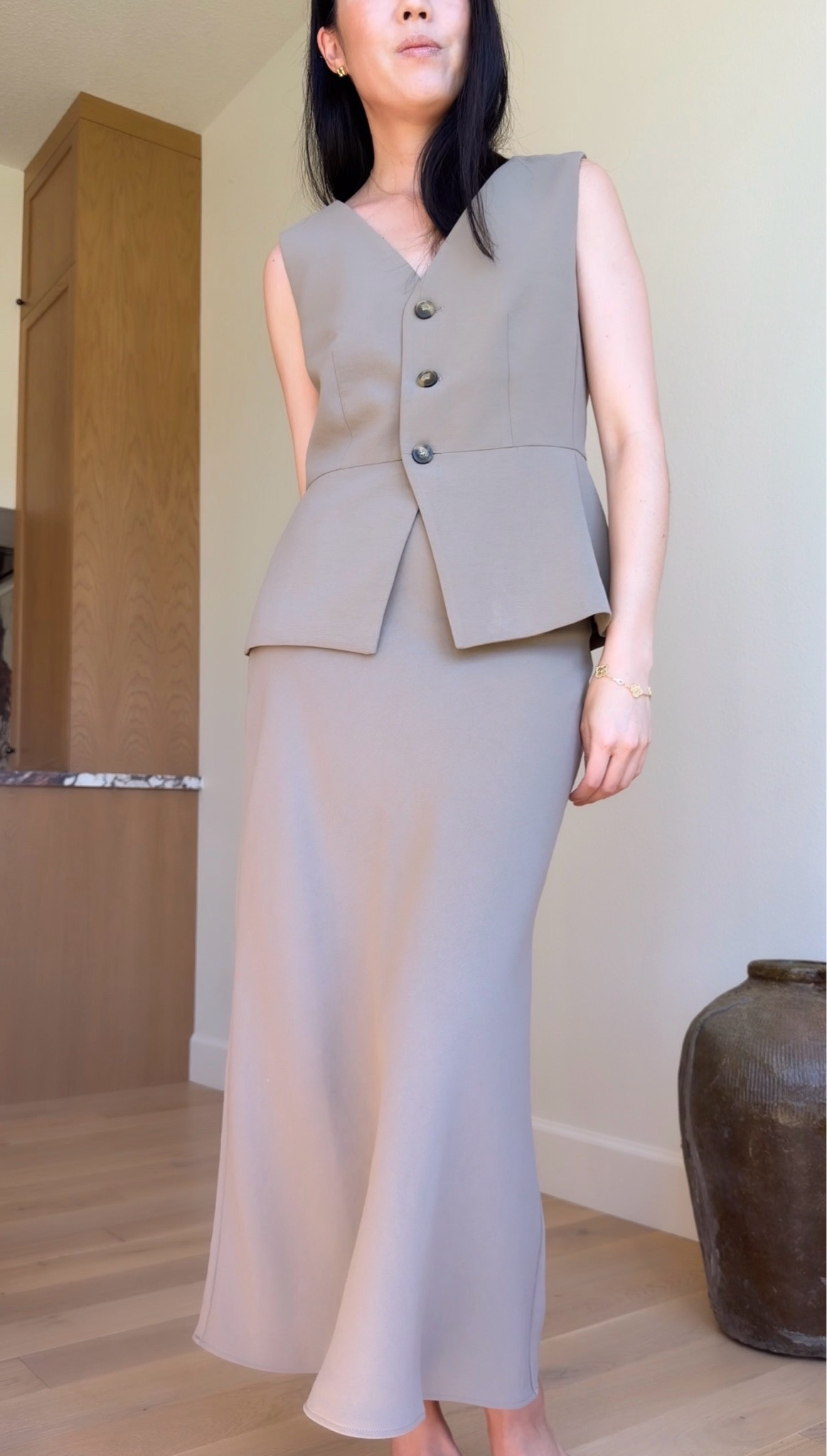 The smart casual outfit I’ll be wearing this week. Shop the exact look at Ann Taylor now!

#classicstyle
#OOTD
#businesscasual
#officeoutfit
#AnnTaylor