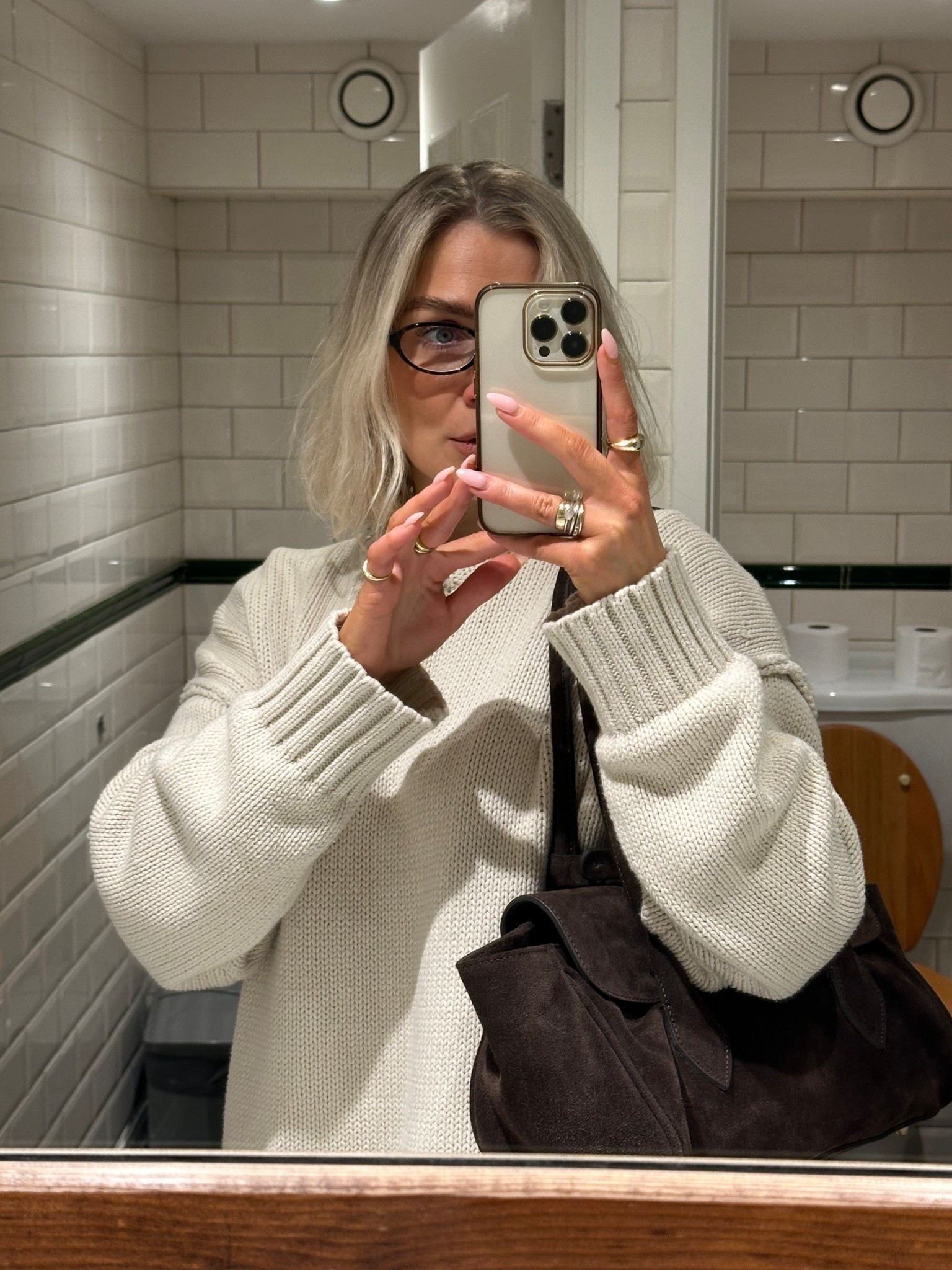 Oversized cotton jumper 
DISSH cotton jumper 
Cream cotton jumper 
Tan Suede bag (dark brown sold out but same style in tan linked) 

#LTKstyletip #LTKbag #LTKspring