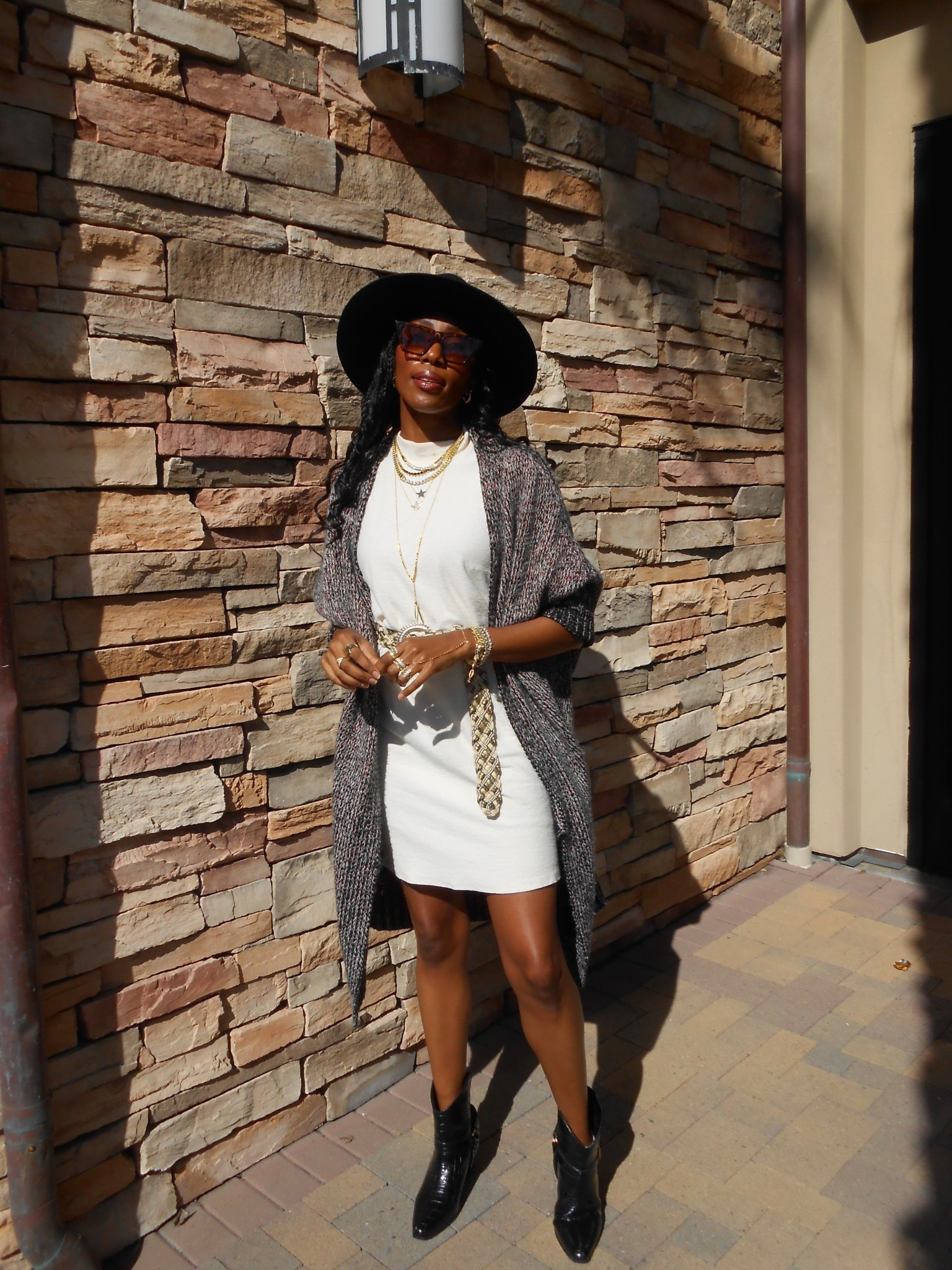 In between seasons style… Cardigan with a simple dress and tons of accessories ✨

#LTKStyleTip