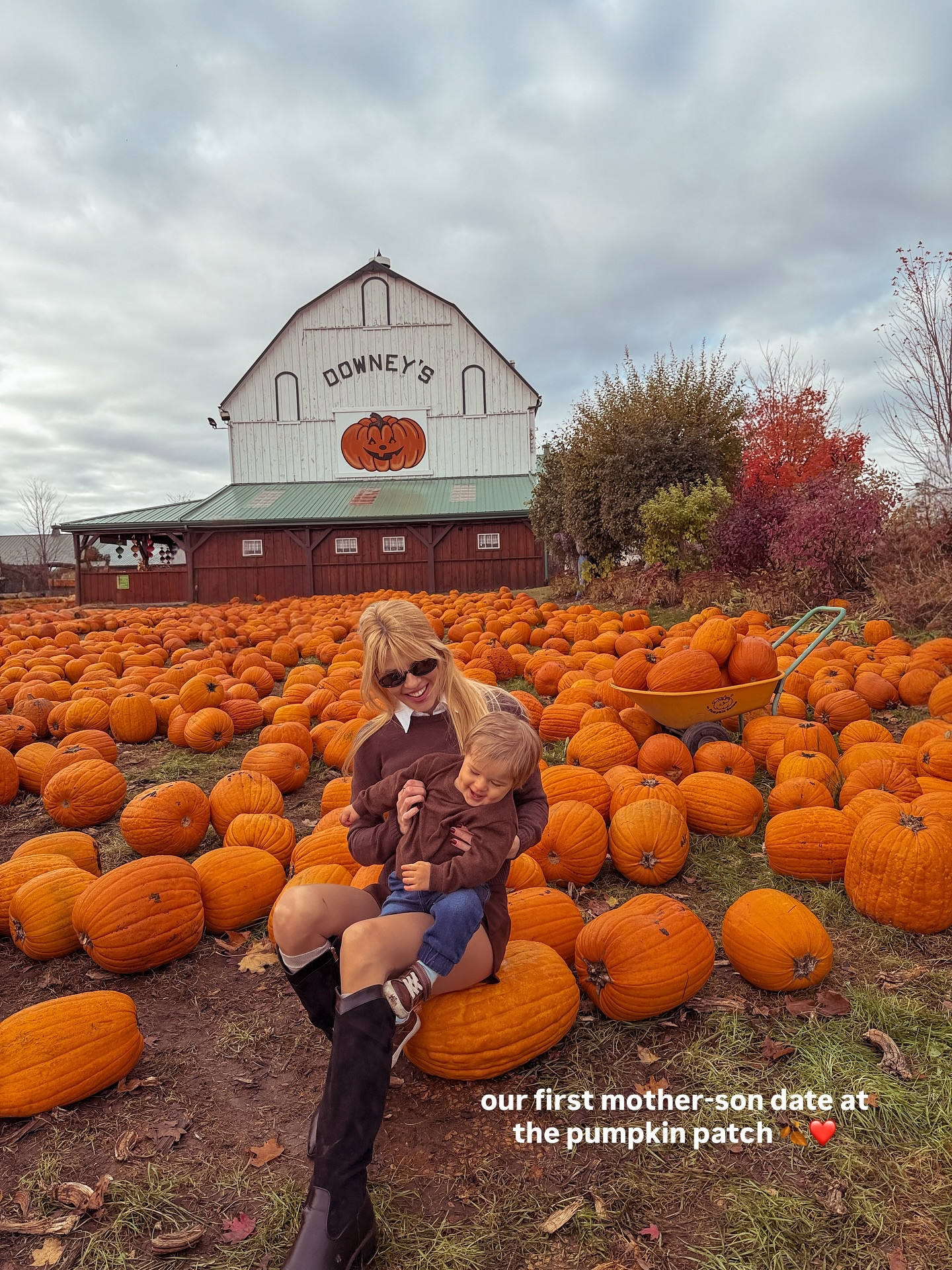 I used to see photos of families at pumpkin patches every fall and always thought… one day I’ll do that too 🍂

Ten years in Canada 🇨🇦 and this year I finally did — with my baby boy 💙

It’s crazy how motherhood makes the simplest things feel so special. Matching outfits, a muddy field, and one very curious toddler 🧡

OUTFITS : comment “autumn” below and you’ll receive mom and baby’s outfit in your DMs to shop 💕💕

#PumpkinPatch #torontomom #FallVibes #MomLife #autumndays 
#torontofall #torontofallactivities #torontoautumn #downeysfarm #pumpkinpatchfun #torontopumpkinpatch #babyandmommy #babyandmomfallpictures #babyboy #gapkids #oldnavystyle #motherhoodinstyle #babyfashion #momfashionista #momfalloutfit