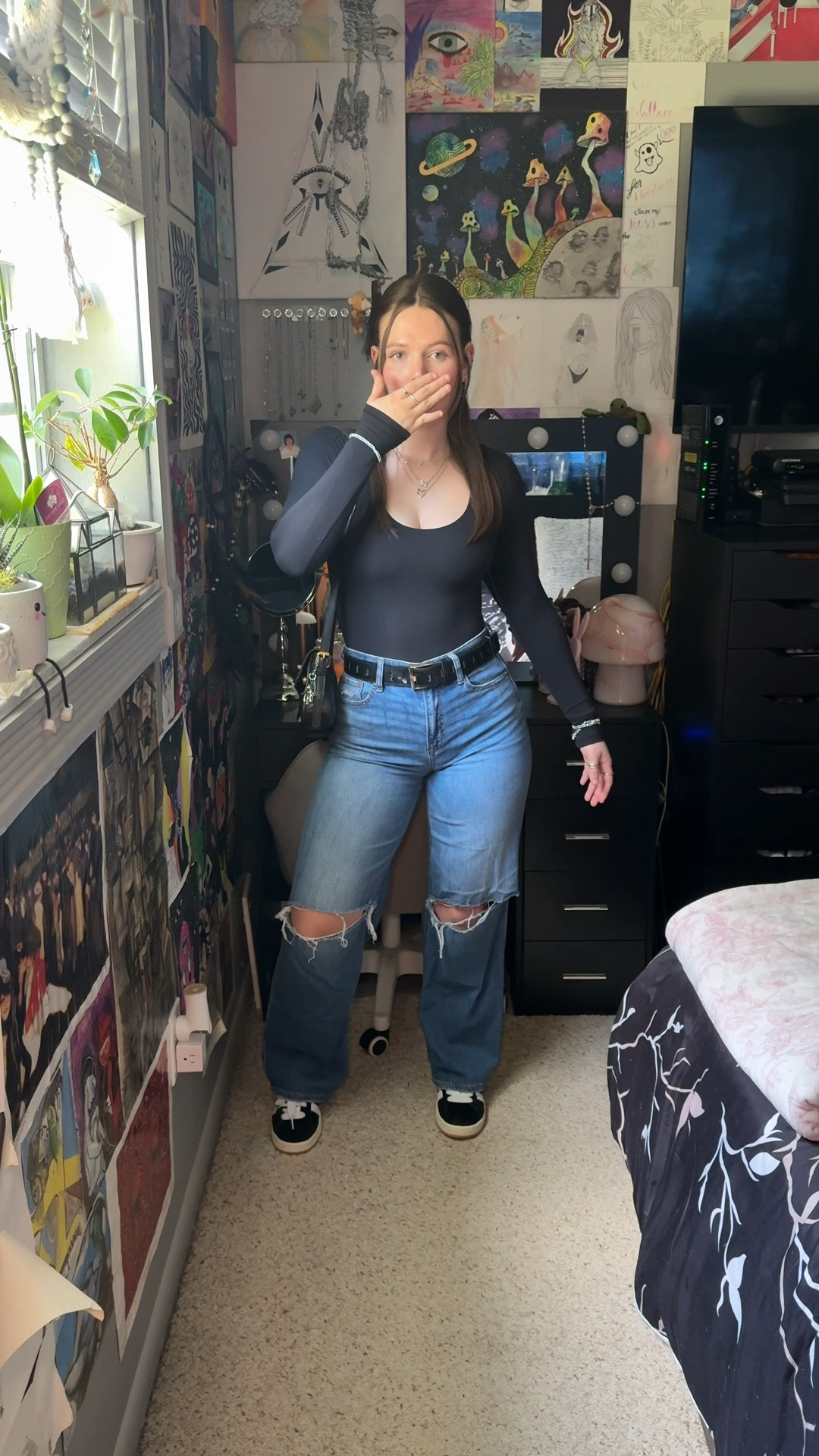 Miss you forgot something! 💋
•Bodysuit: Medium
•Jeans: 0 Regular

#LTKStyleTip