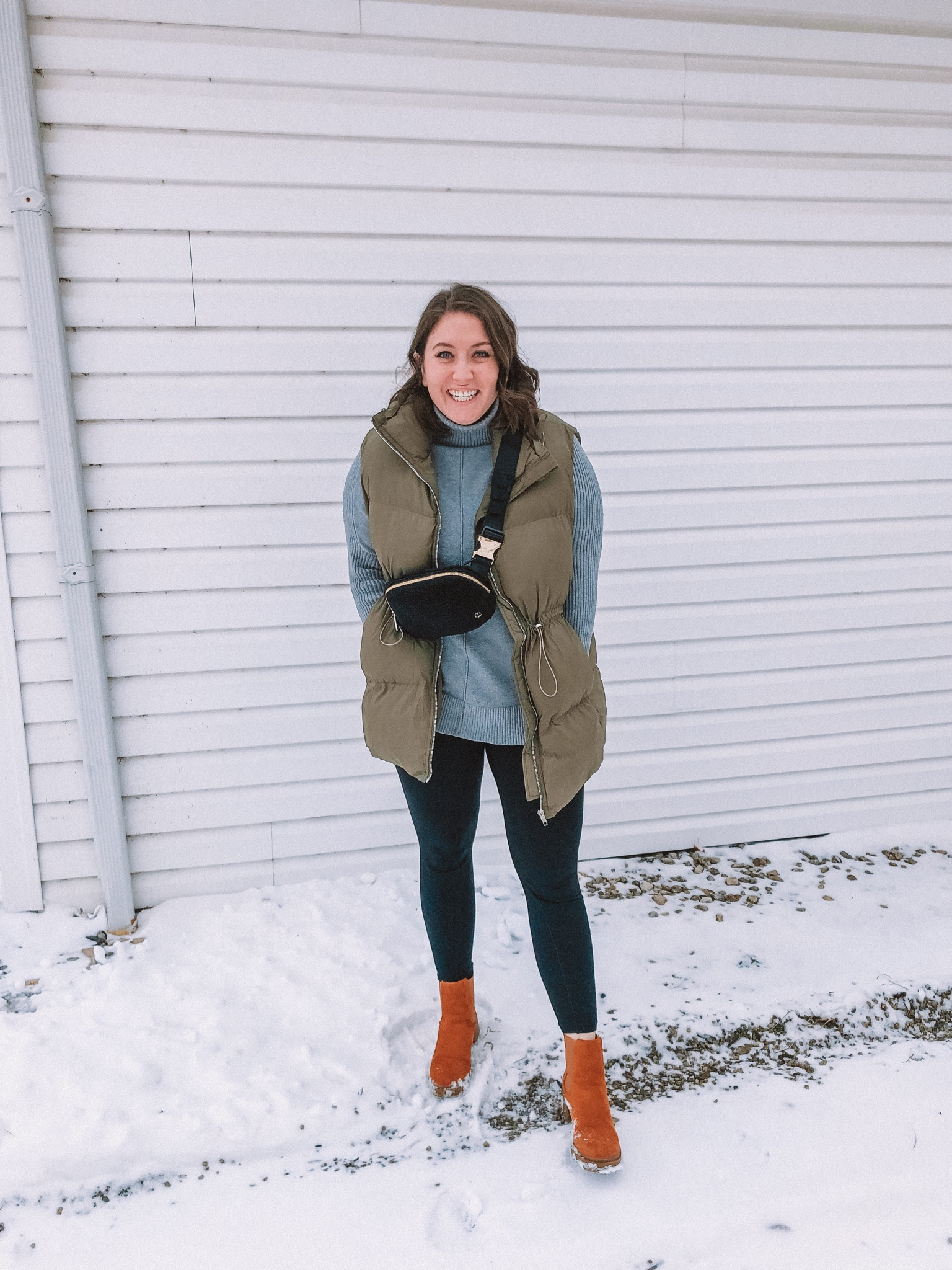 Puffer vest
Olive puffer vest