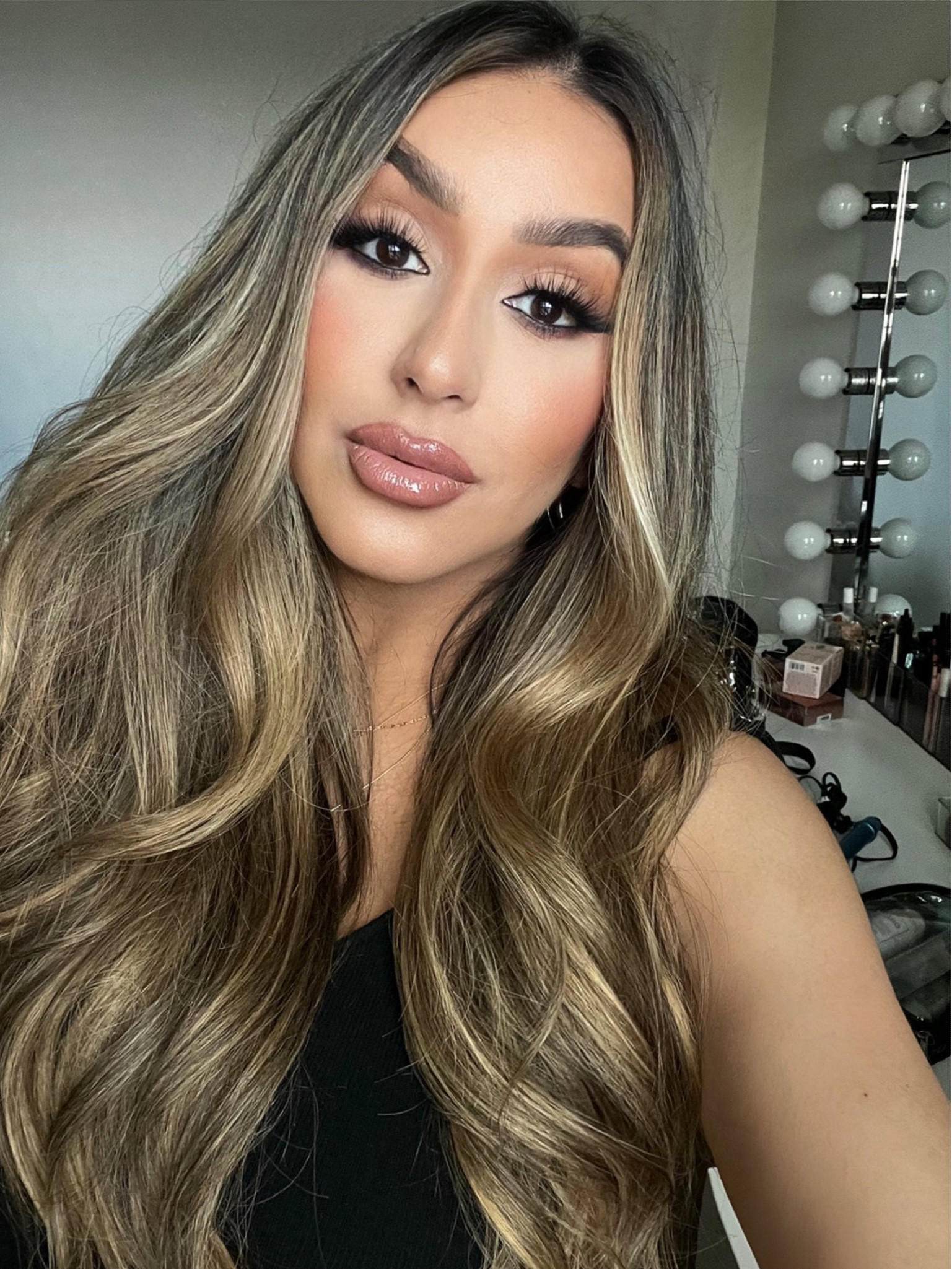 Glam details 

#LTKfindsunder50 #LTKGiftGuide #LTKbeauty
