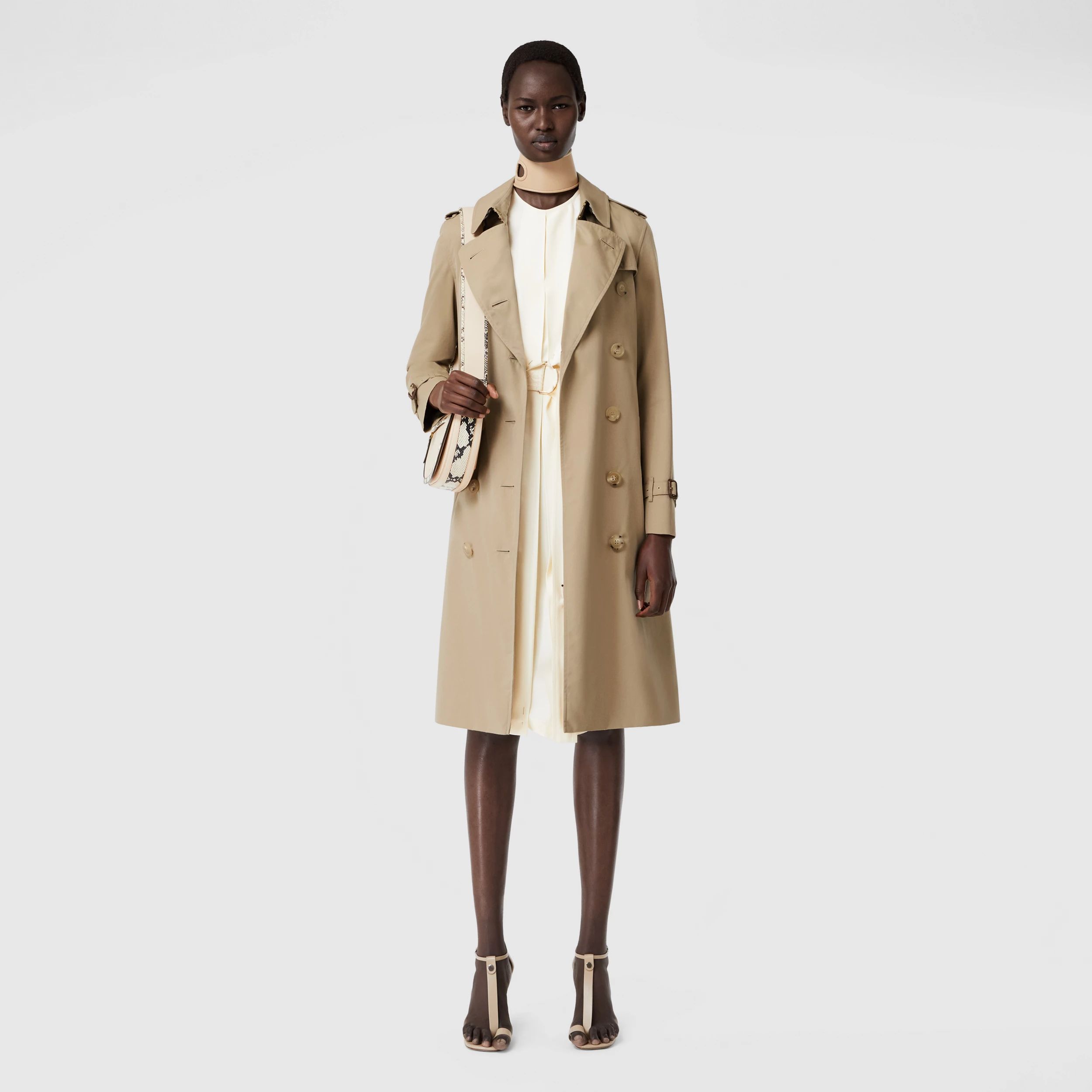 The Long Kensington Heritage Trench Coat in Honey - Women | Burberry® Official | Burberry (US)