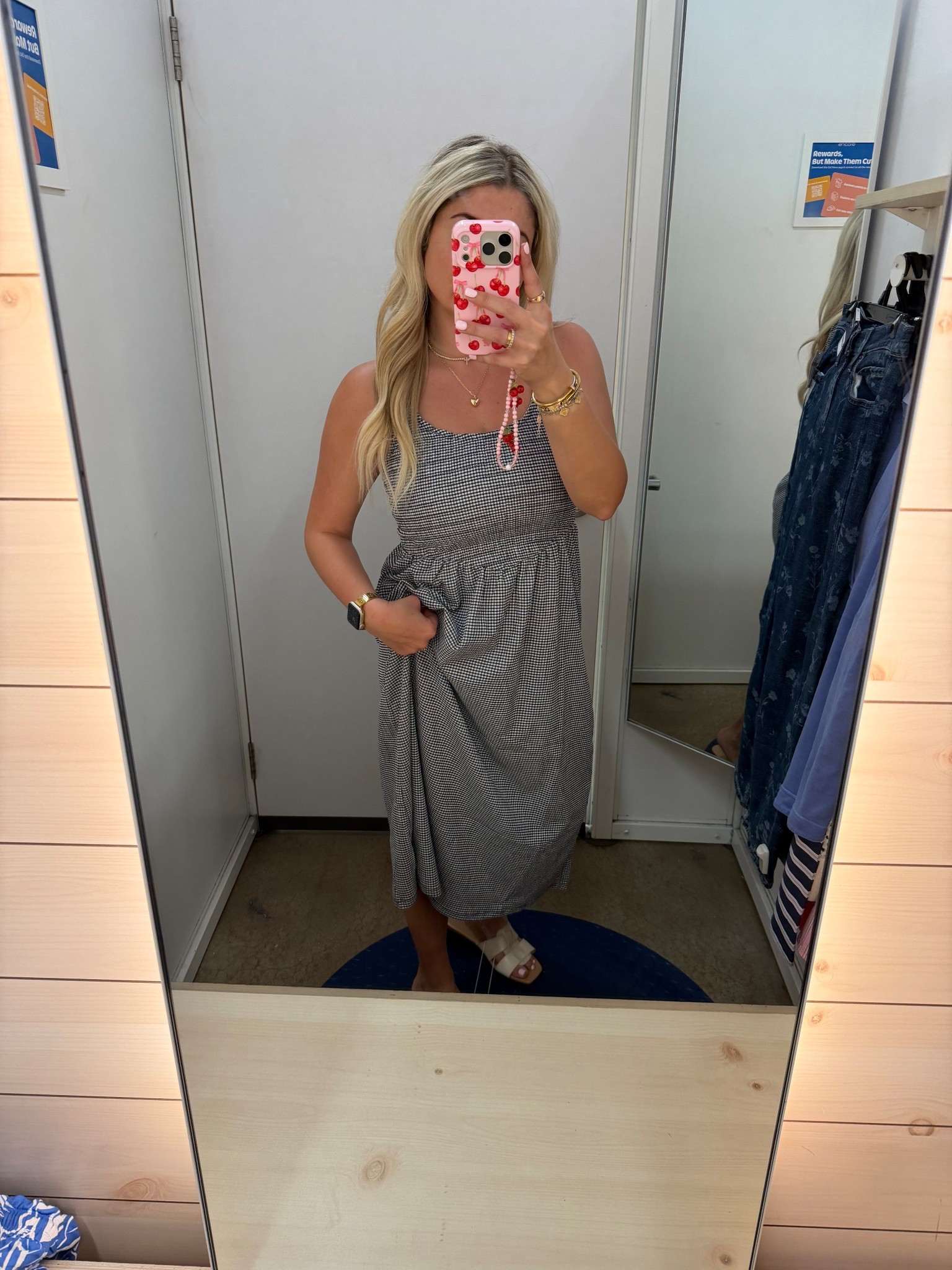 Midi dress 50% off!
Size small
Vacation outfit
Date night 
Spring outfit 
Spring dresses 
Beach outfit 