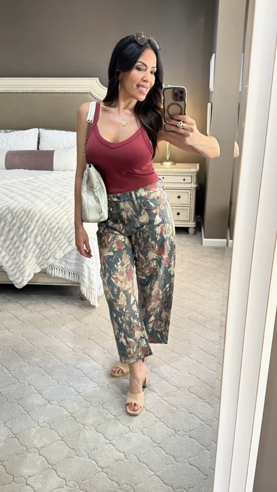 Raise your hand if you knew Walmart carried Jessica Simpson! 🙋‍♀️ I am having so much fun styling these new barrel jeans from her latest release.  
Sizing tip: You definitely want to size down in these! I’m wearing a size 4 and they’re still loose.
Drop a comment below and let me know what you think of this look! 👇
#WalmartStyle #JessicaSimpson #LifeInStyle #Over50Fashion #BarrelJeans #FallFashion