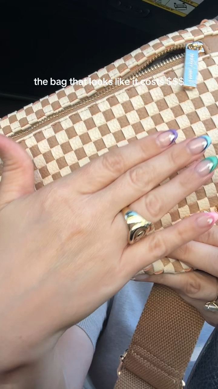 The woven purse that isn’t going to break the bank!