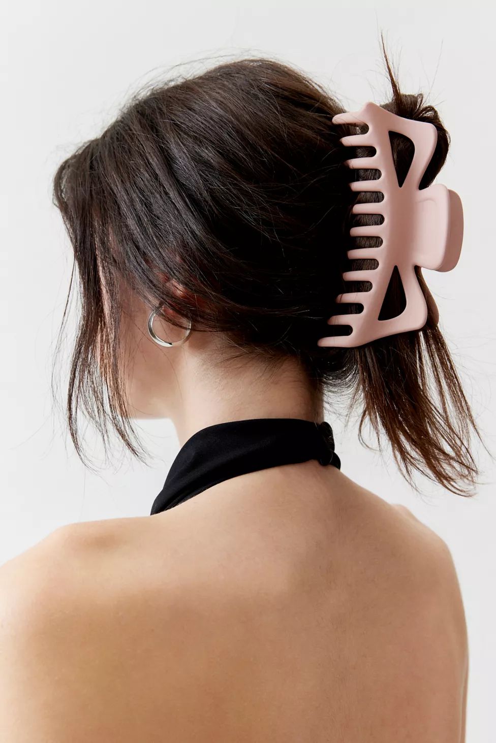 Out From Under Mable Matte Mega Claw Clip | Urban Outfitters (US and RoW)