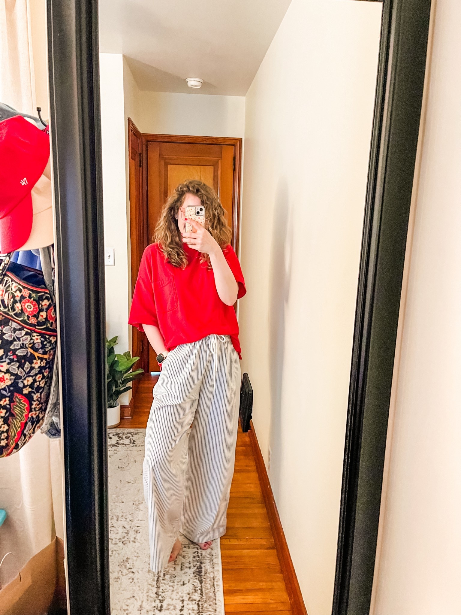 Super cozy comfy fit of the day! Size large in top and bottom for a perfectly oversized look!