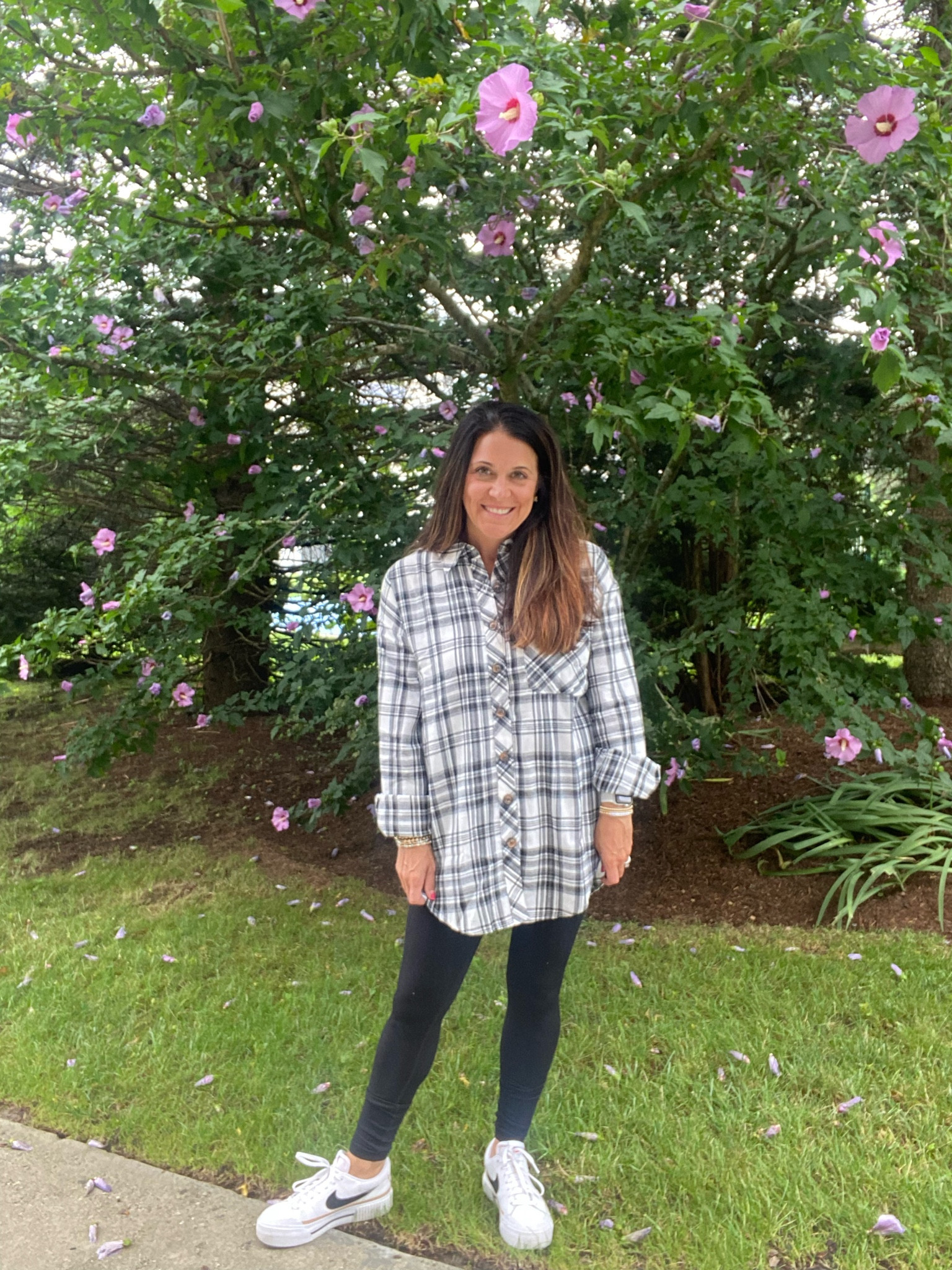 Happy Monday! We’re in the home stretch of school starting. Kids aren’t ready but mom is! This flannel is a good one, not too heavy, tons of colors and fits tts. Head to my stories for a closer look! 



#LTKSeasonal #LTKunder50 #LTKstyletip