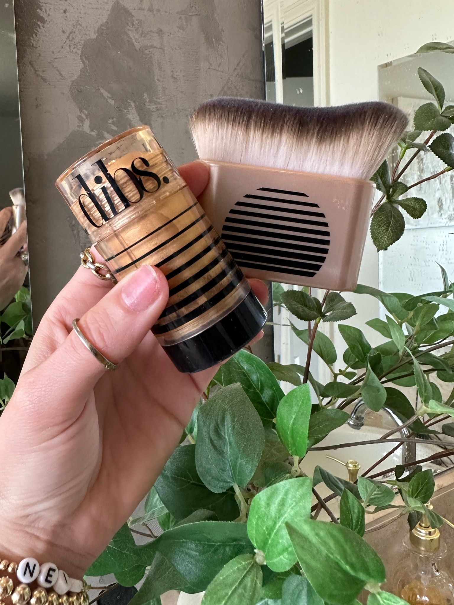 The perfect glow!

#LTKbeauty #LTKstyletip