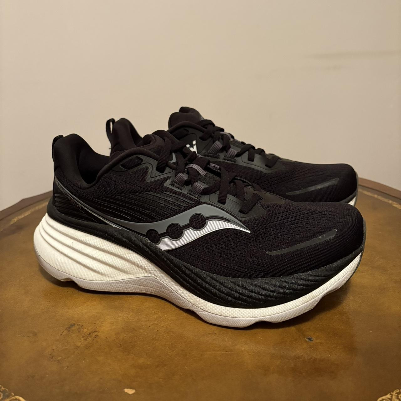 Saucony Women's Sneakers - Black - US 9.5 | Depop US