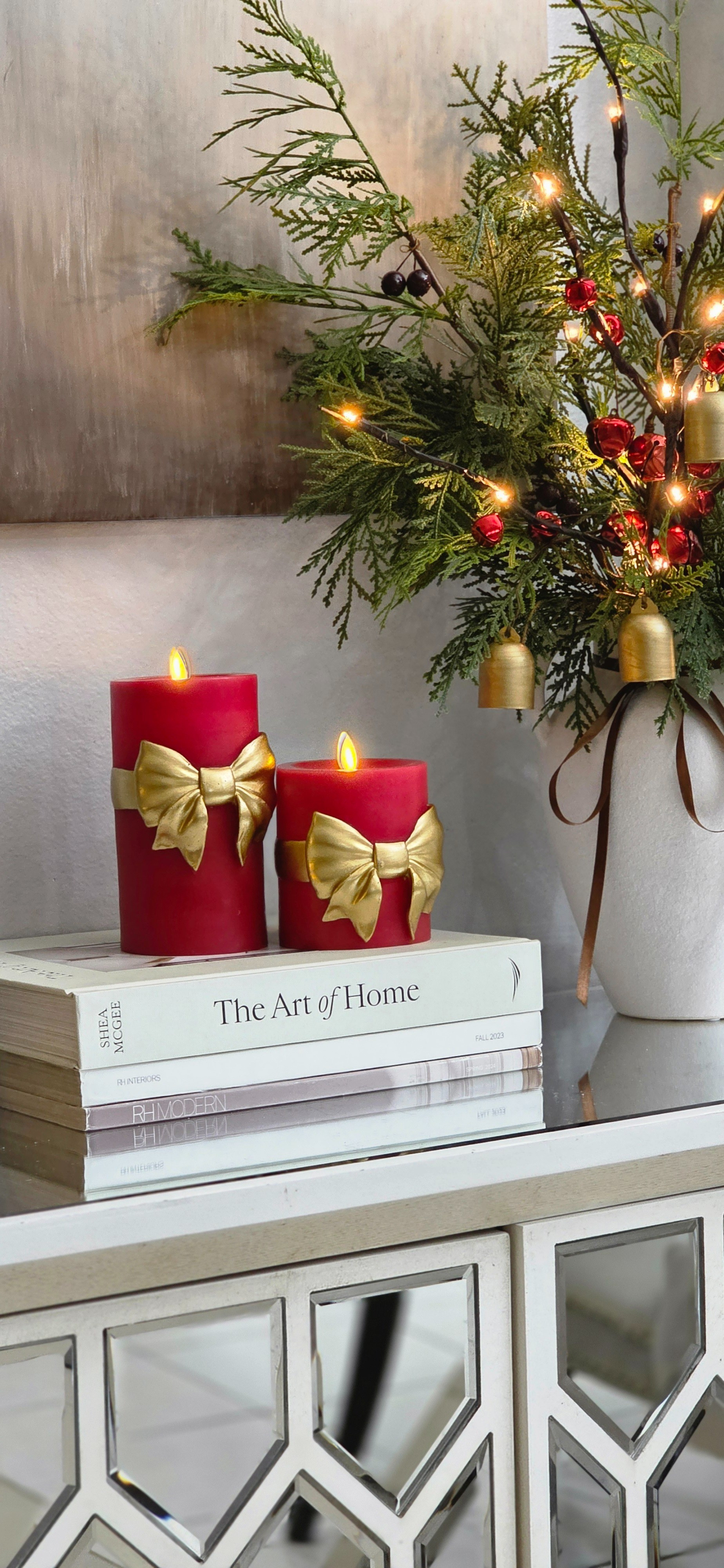 Hola hola, feliz temporada navideña ✨Hoy les comparto estas preciosas velas de @luminaracandles en tono rojo con detalle en lazo dorado.Son flameless, lo que significa que no generan calor, humo ni riesgo, perfectas para decorar con tranquilidad y dar ese toque cálido y elegante a cualquier espacio.Las estoy usando en mi mesa y también se ven divinas en la chimenea o en una bandeja decorativa.Un detalle sencillo que transforma tu decoración 🎄❤️Detalles del set:• Pillar 3.4" x 6.5"• Pillar 3.4" x 4.5"Si te gustan, te dejo el link directo en mi LTK y en mis historias ✨Cuéntenme, ¿ustedes también decoran con velas en Navidad?homeinspoholidaydecorchristmasdecorideasnavidad2025homedecorchristmasvibesredandgolddecorflamelesscandlescozyhomenavidadconestilohomestylinginteriorinspofestivehomewinterdecortablescapedecorchristmashomemerryandbrightmychristmasstyleholidayaesthetichomeideas

#LTKSeasonal #LTKHome #LTKFindsUnder100