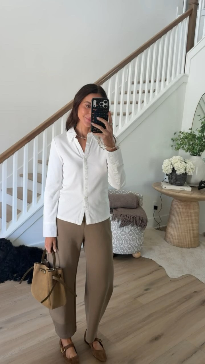 A white ribbed button up with tan barrel pants is such a good fall combination. I love the texture of the top with the relaxed shape of the pants for an easy neutral outfit that feels more interesting than your everyday basics.

white ribbed top, button up top, tan barrel pants, barrel pants, neutral fall outfit, fall outfit, women’s fall fashion, everyday outfit, casual fall style, fall basics, women over 40 fashion, annabrstyle