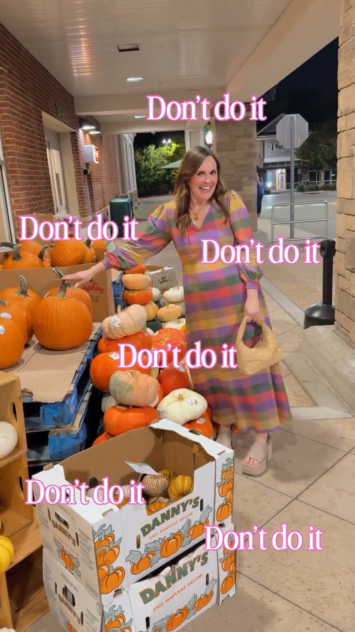 It may be 95° outside, but the pumpkins still came home with me. 🎃🤣

Also isn’t this the perfect fall dress? Comment SHOP for the link. 

#pumpkinseason #fallgirl #autumnfeels #pumpkindecor #falldress