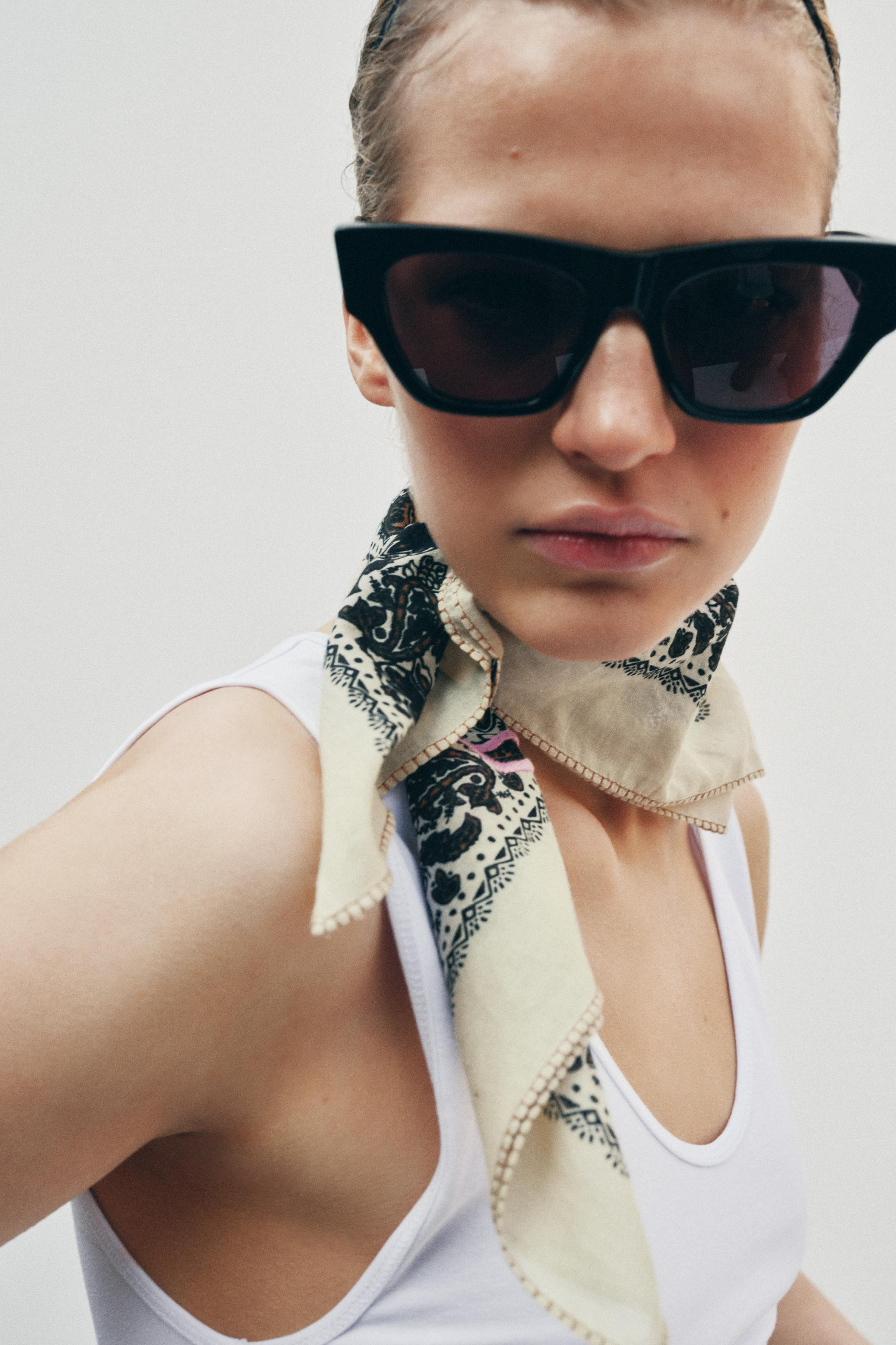 EMBROIDERED PRINTED SCARF | Zara UK