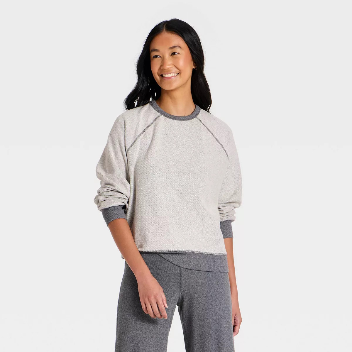 Women's Raglan Sweatshirt - Universal Thread™ Heather Gray XS | Target